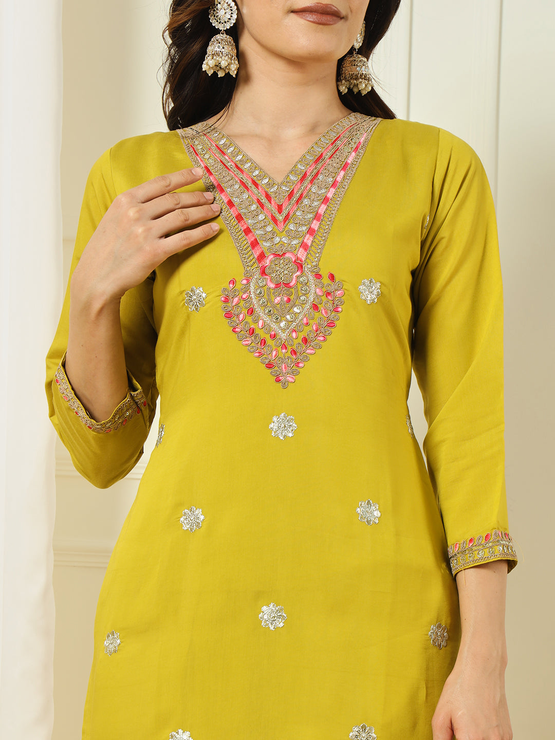 Color_YELLOW