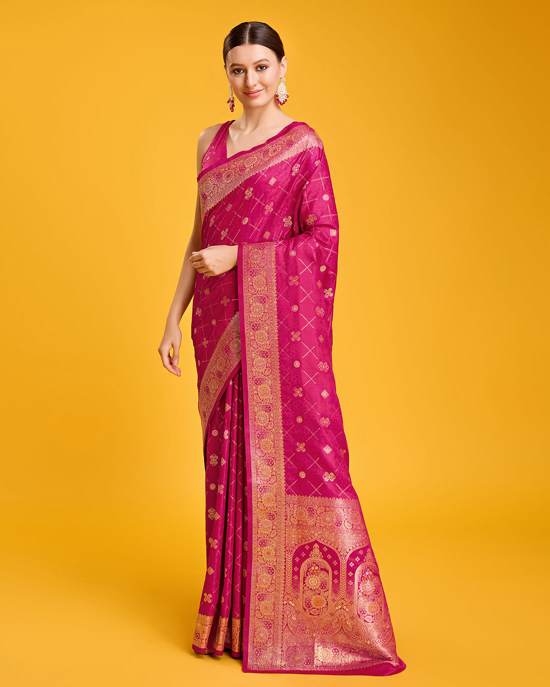 Women's Magenta Banarasi Silk Zari Woven Traditional Saree - Monjolika Fashion