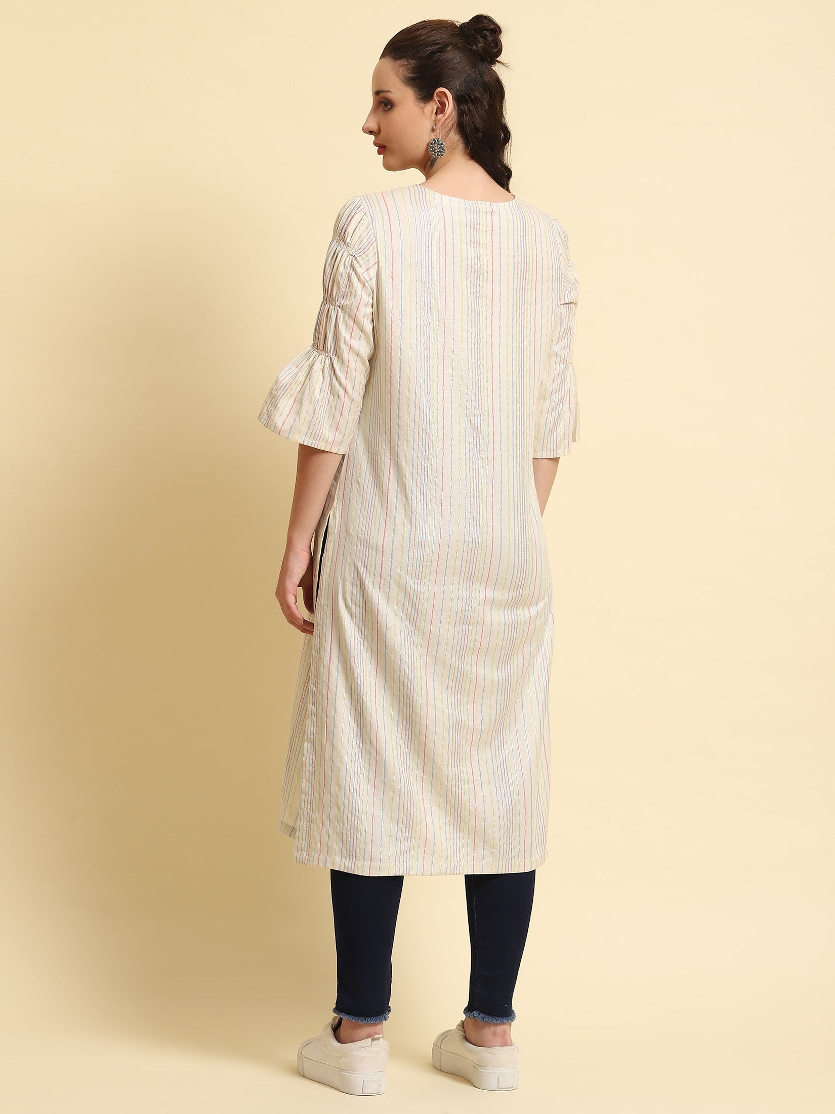 Color_Off white