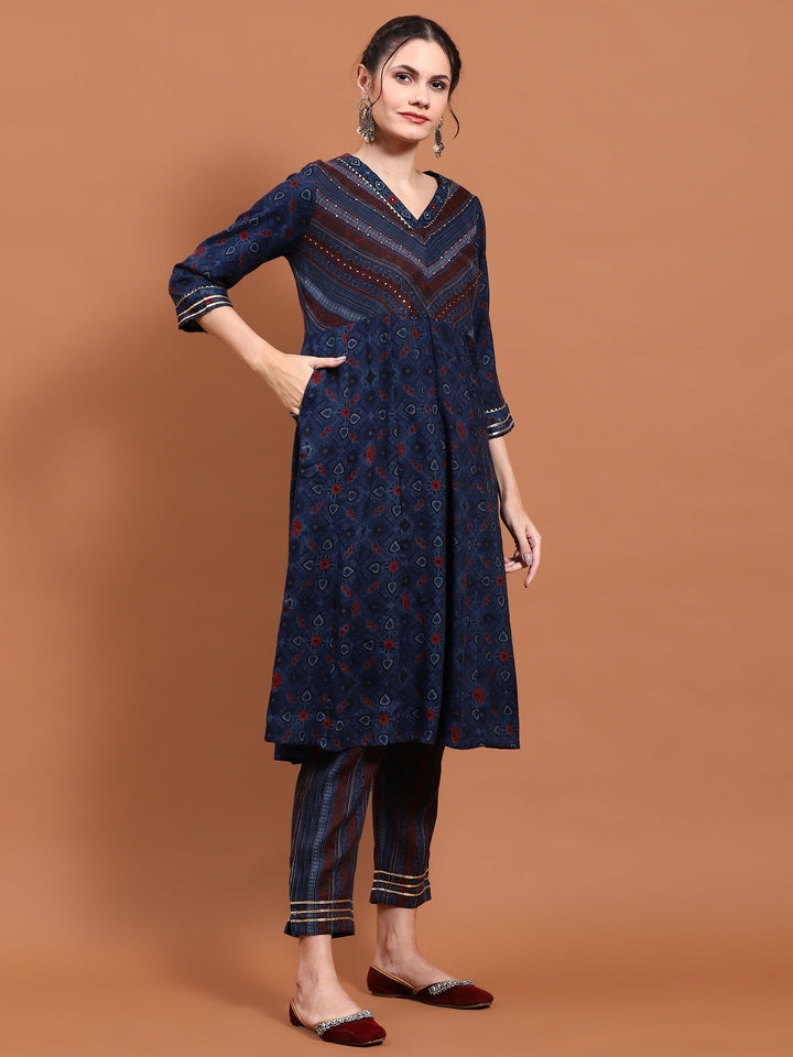 Women's Liva (Rayon) Navy Blue Geometric Print Kurta With Trouser