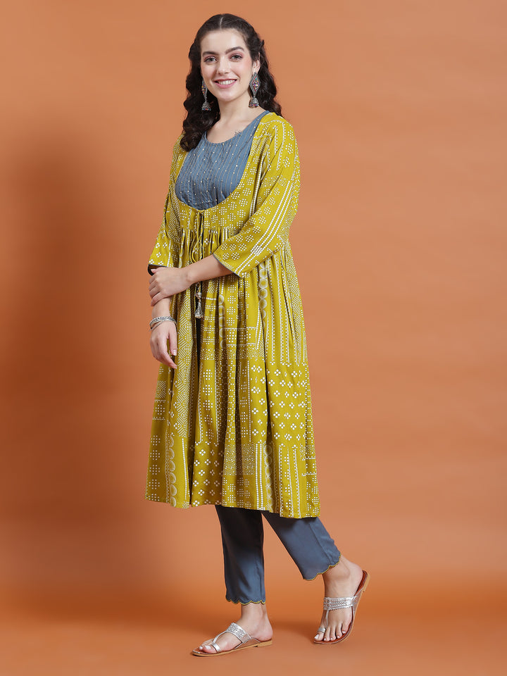 Women's Liva (Rayon) Green Geometric Print Kurta Jacket Trouser