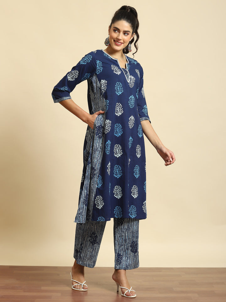 Women's Cotton Indigo Geometric Print Kurta With Comfort Pant