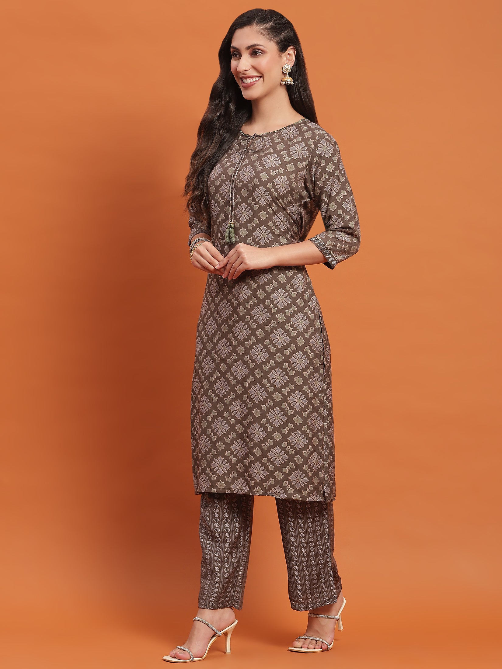 Color_Grey