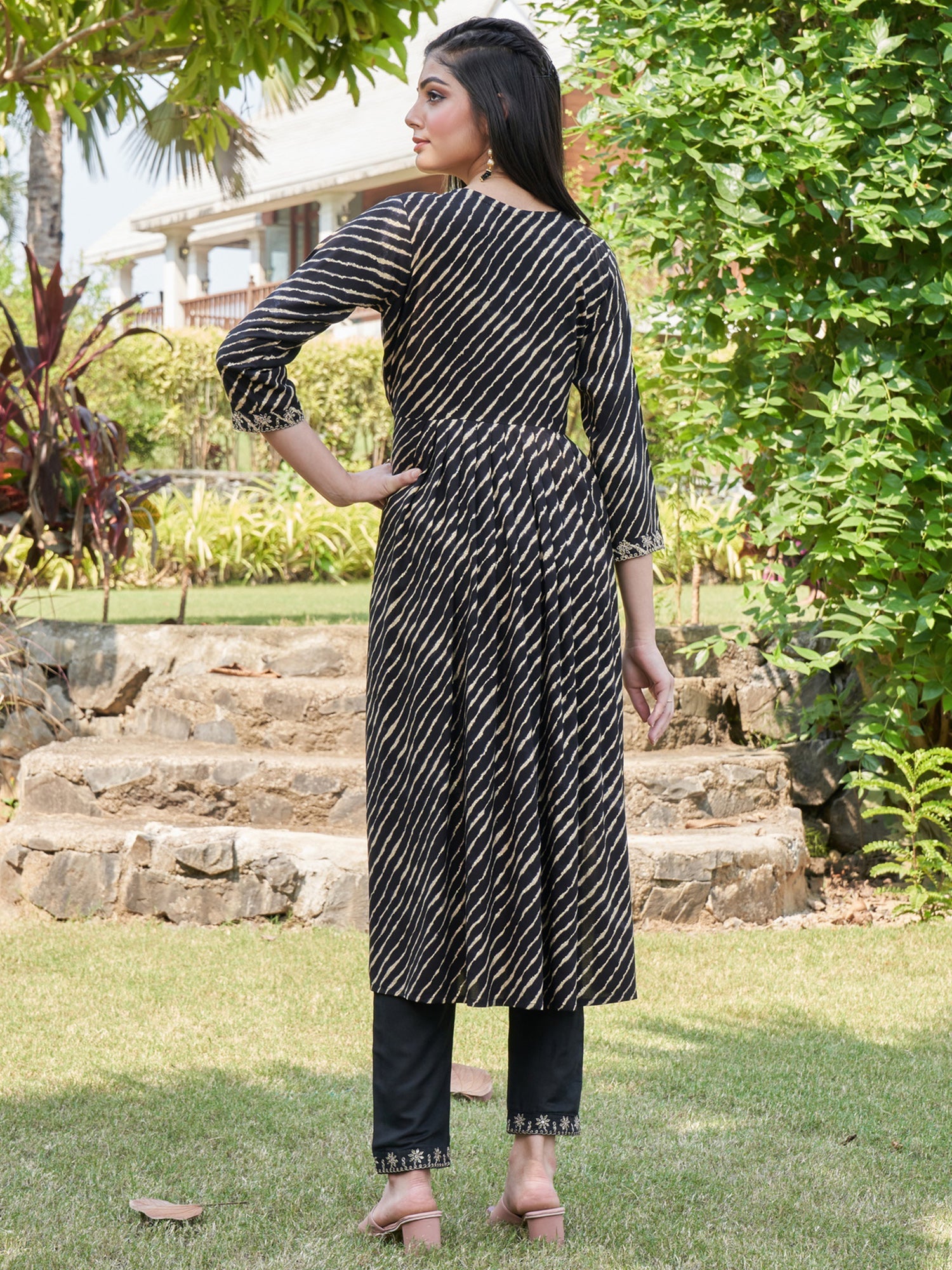 Women's Navy Blue Viscose Rayon Kurta Set - Taantav