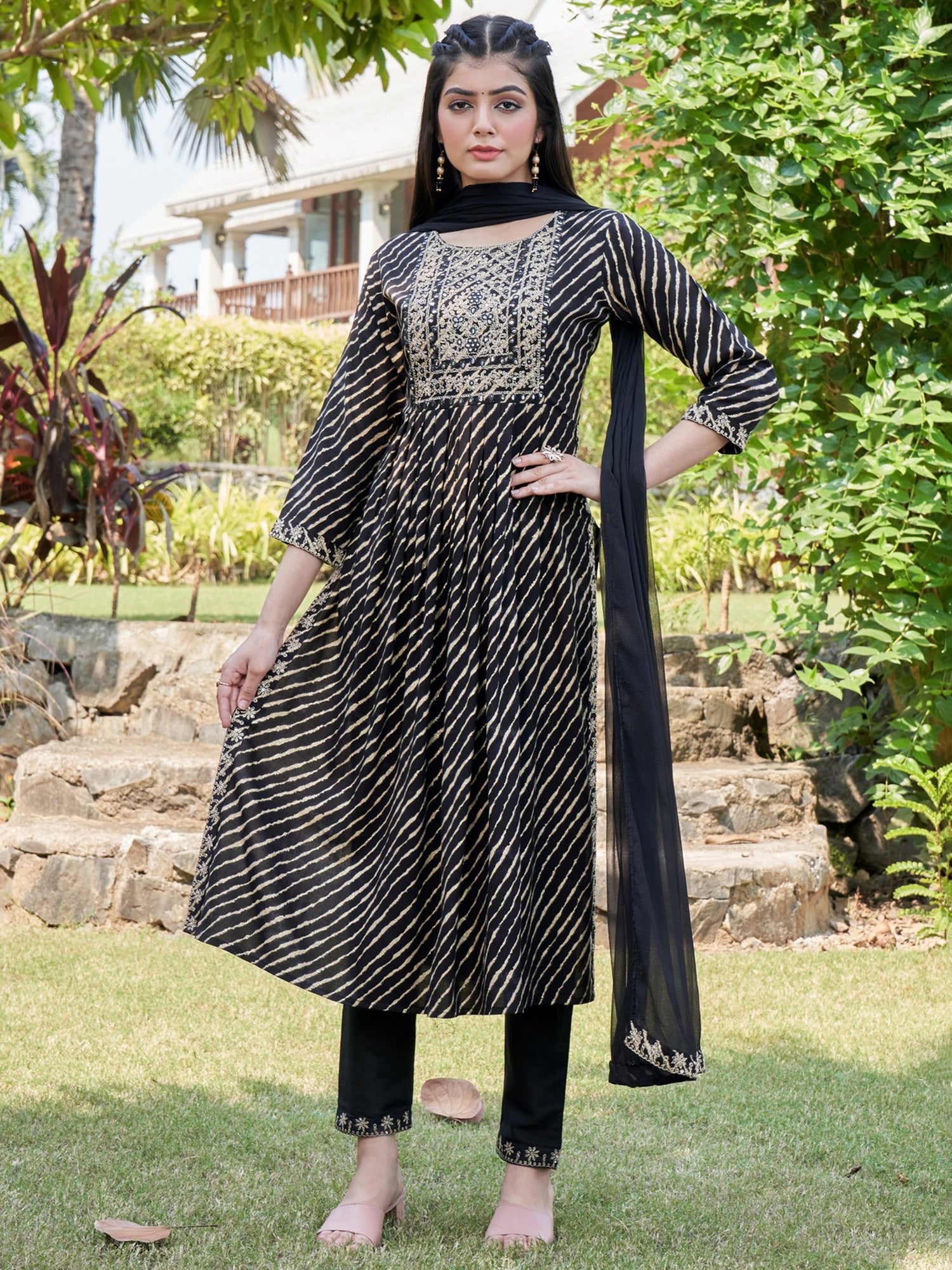 Women's Navy Blue Viscose Rayon Kurta Set - Taantav