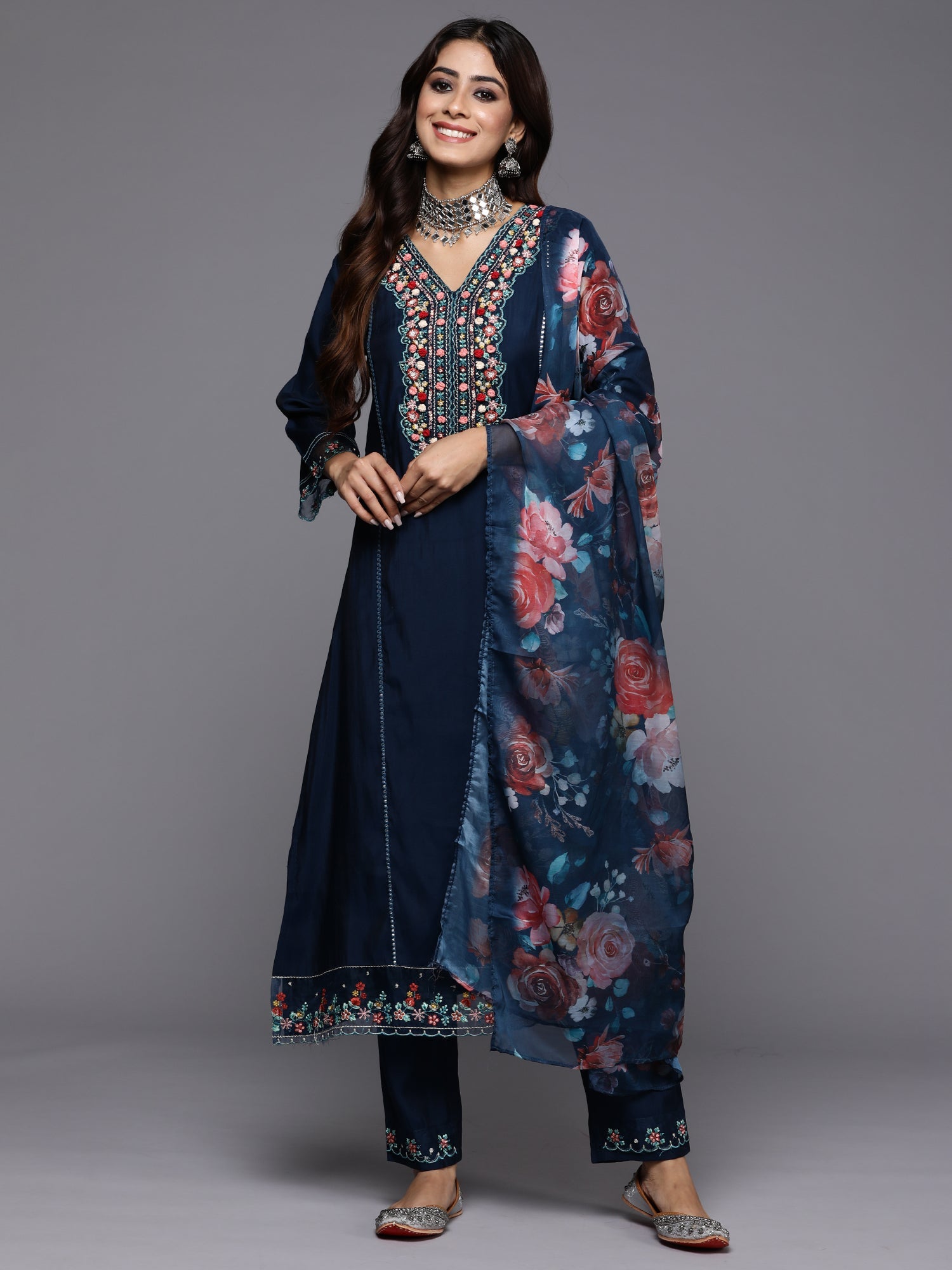 Women's Blue Silk Blend Kurta Set - Taantav