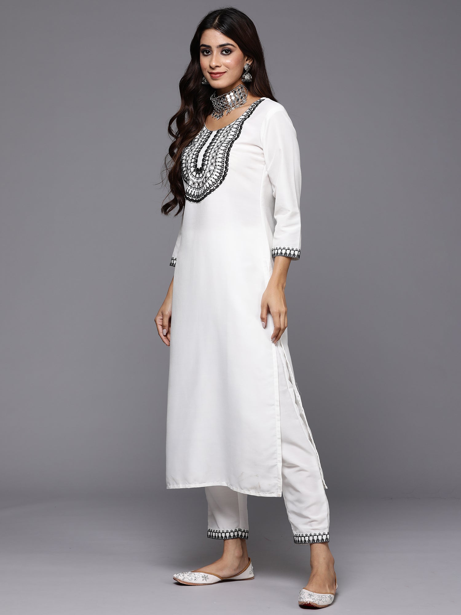 Women's White Silk Blend Kurta Set - Taantav