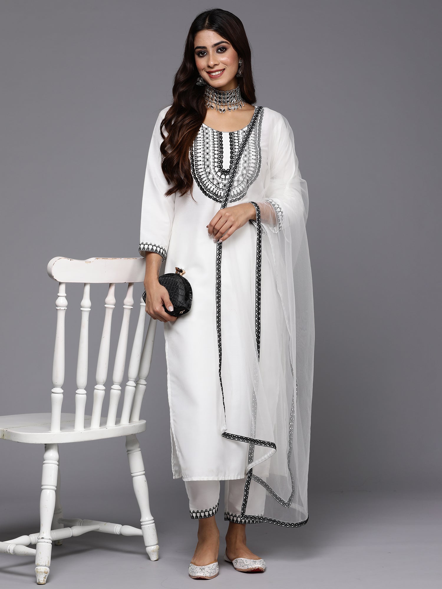 Women's White Silk Blend Kurta Set - Taantav