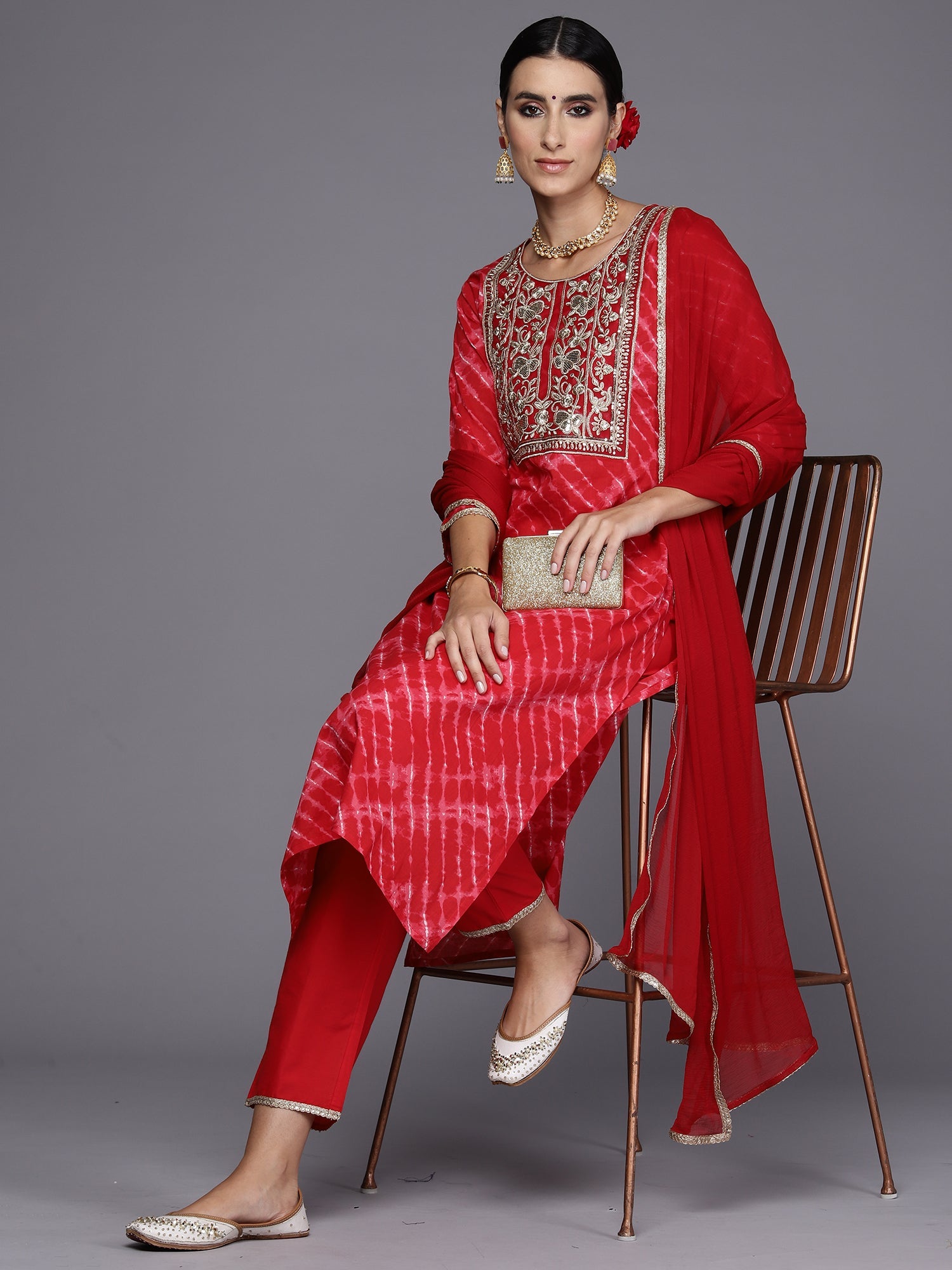 Women's Red Cotton Blend Kurta Set - Taantav