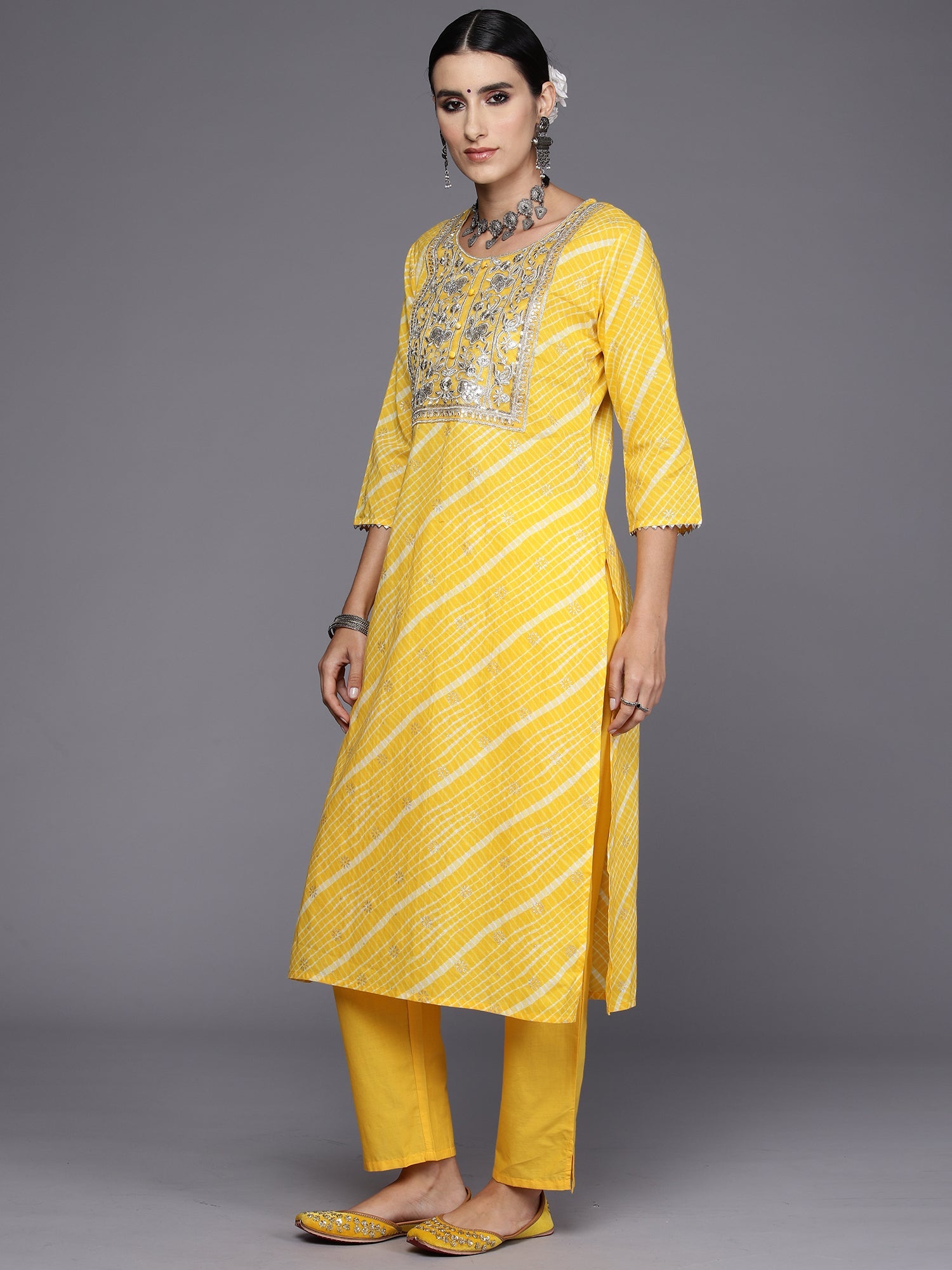 Women's Yellow Cotton Blend Kurta Set - Taantav