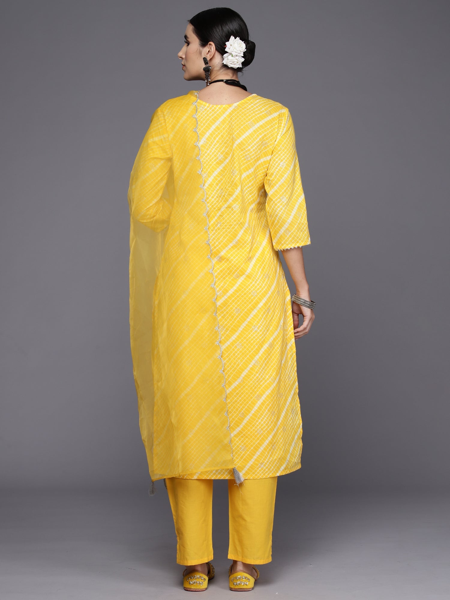 Women's Yellow Cotton Blend Kurta Set - Taantav