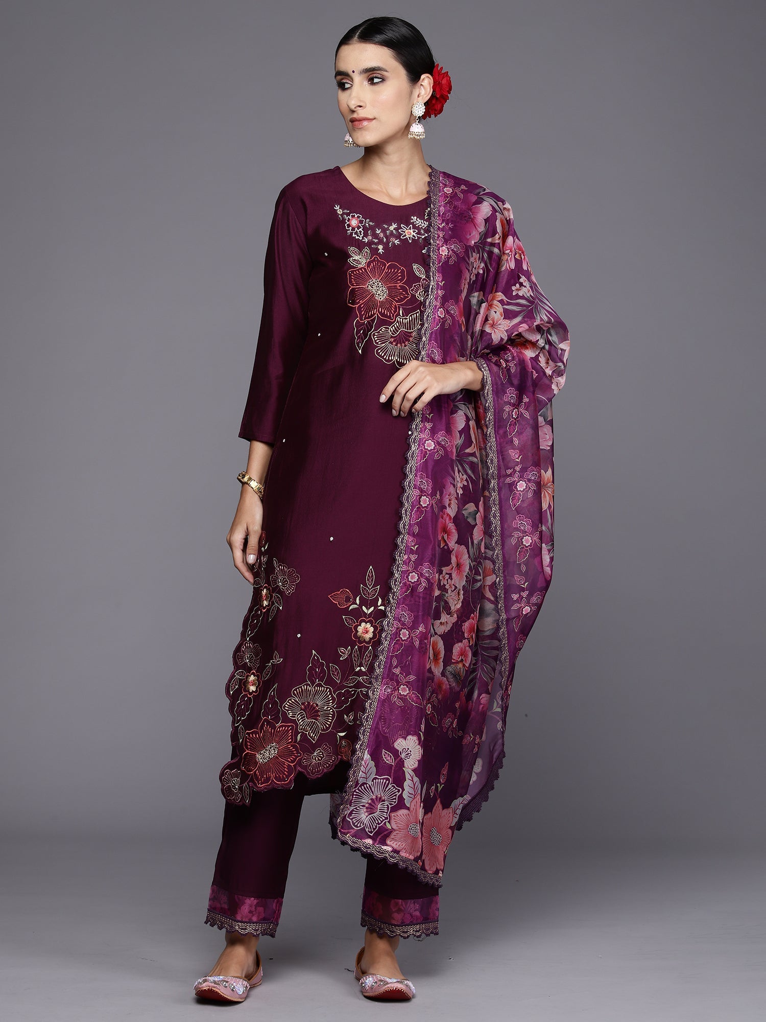 Women's Burgundy Silk Blend Kurta Set - Taantav