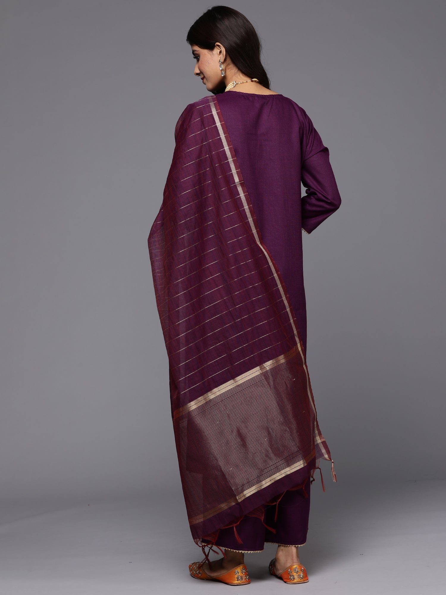 Women's Burgundy Cotton Blend Kurta Set - Taantav