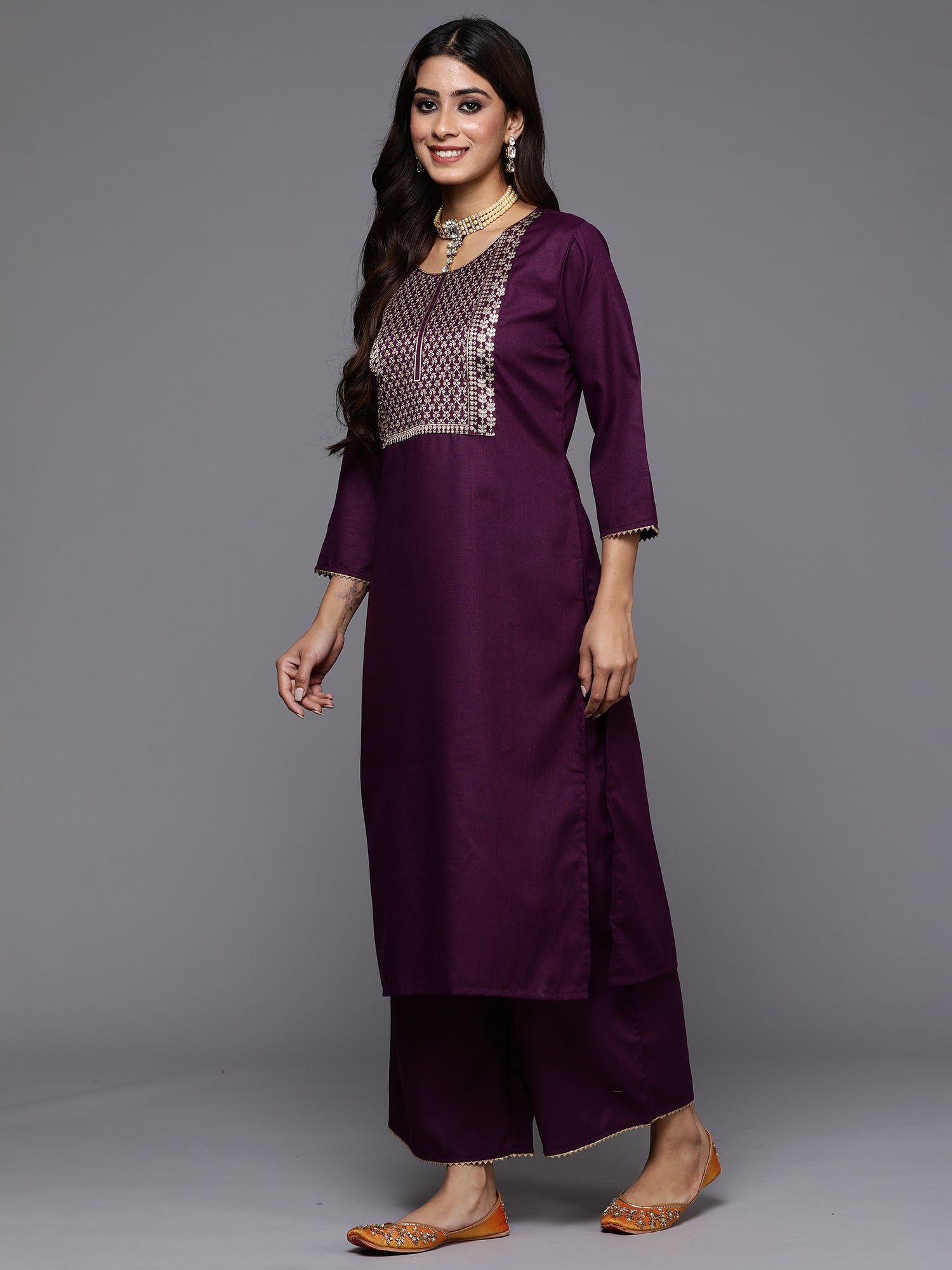 Women's Burgundy Cotton Blend Kurta Set - Taantav