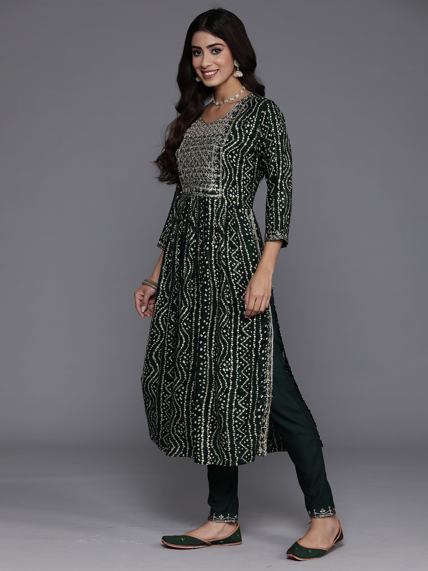 Women's Green Viscose Rayon Kurta Set - Taantav