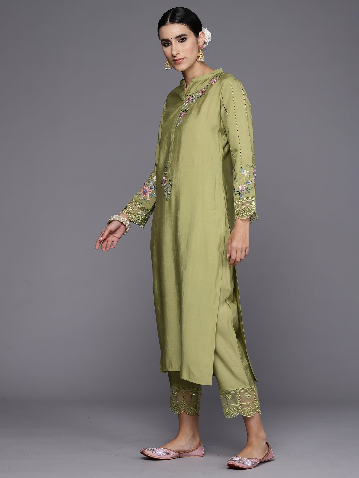 Women's Green Silk Blend Kurta Set - Taantav