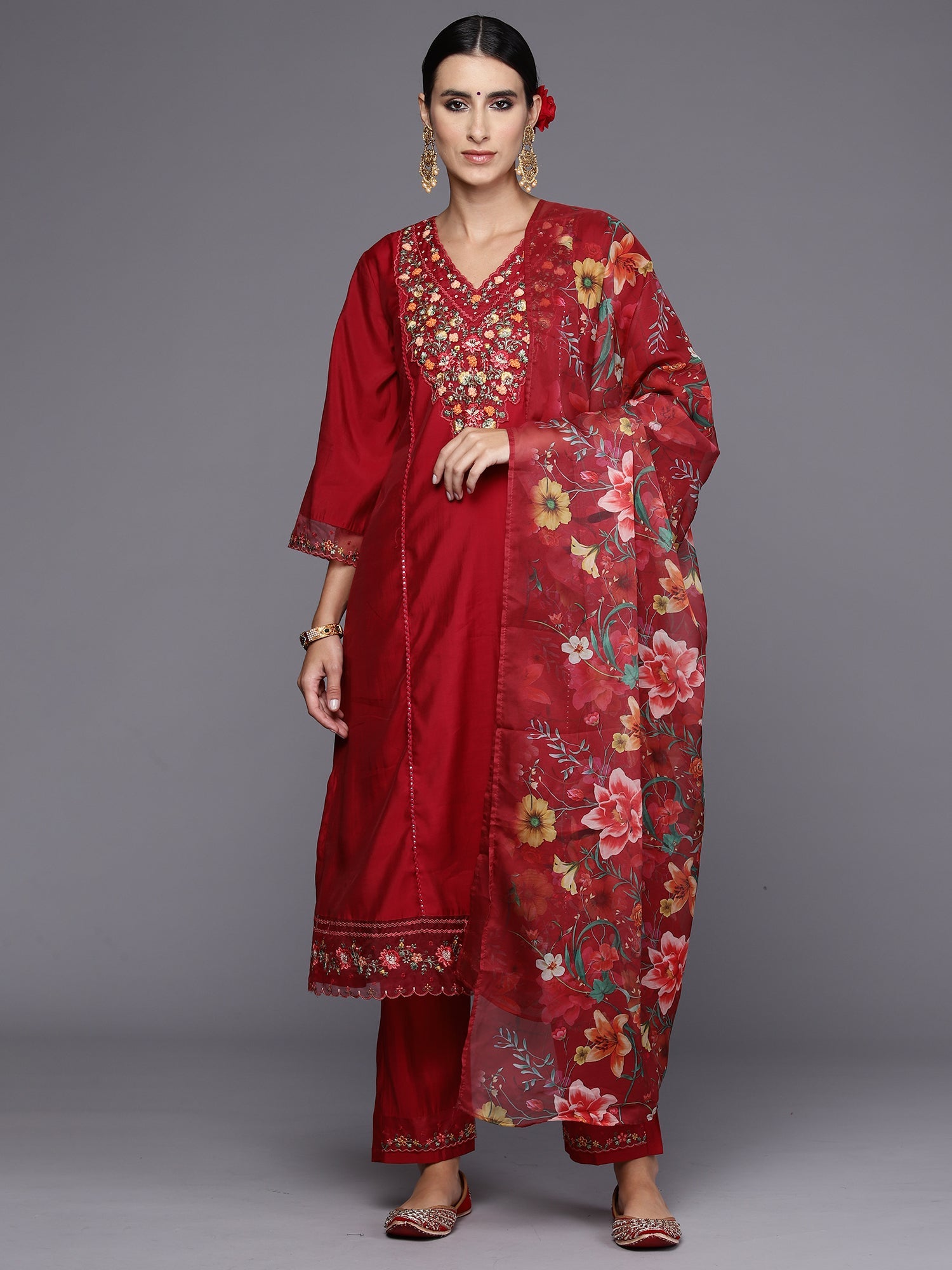 Women's Red Silk Blend Kurta Set - Taantav