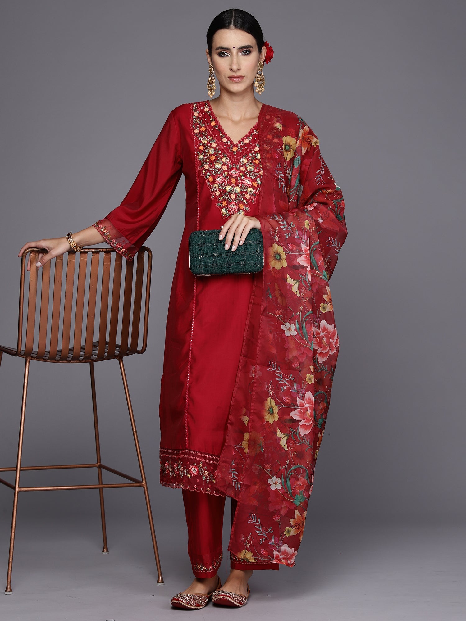 Women's Red Silk Blend Kurta Set - Taantav