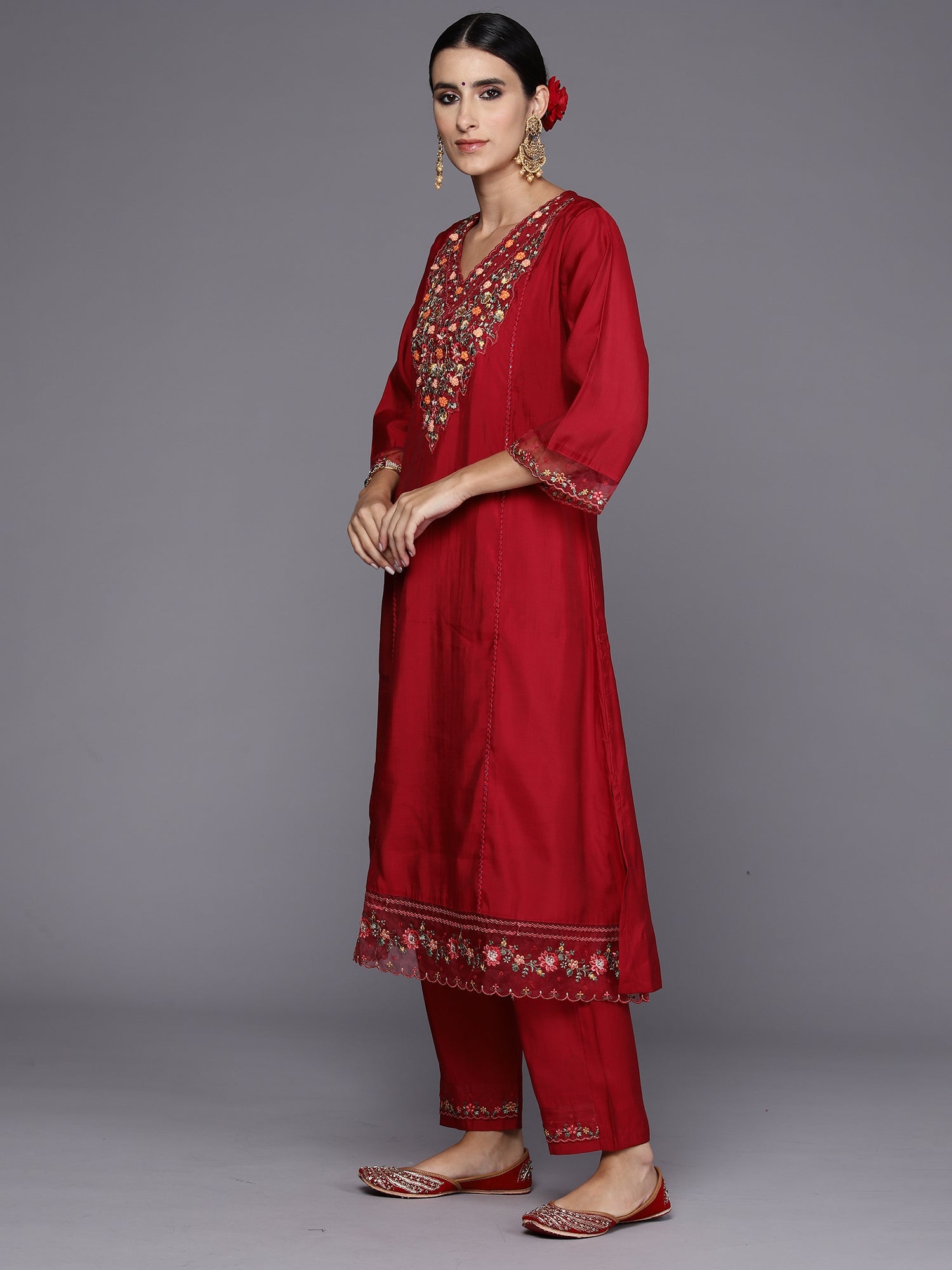 Women's Red Silk Blend Kurta Set - Taantav