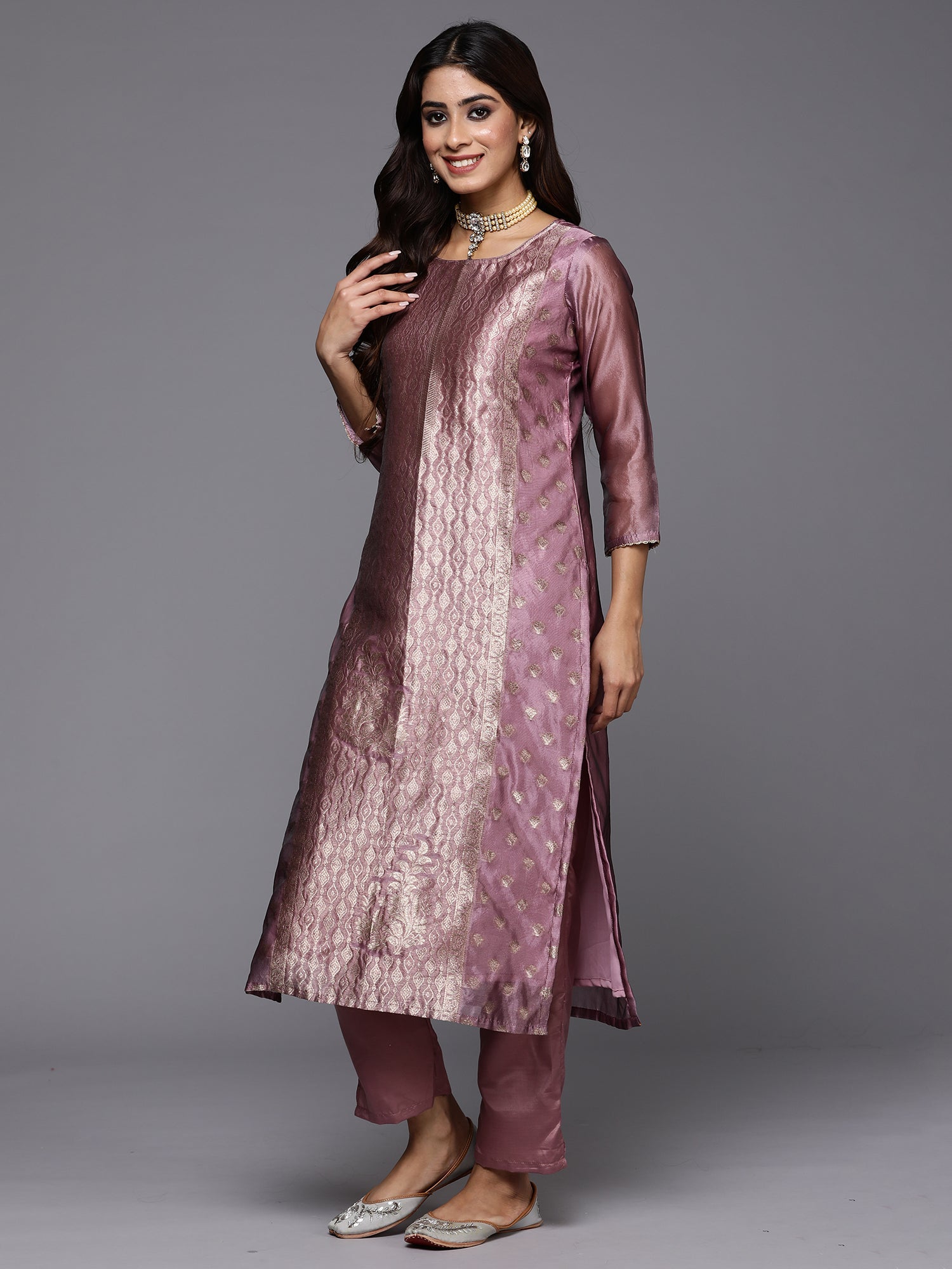 Women's Mauve Silk Blend Kurta Set - Taantav