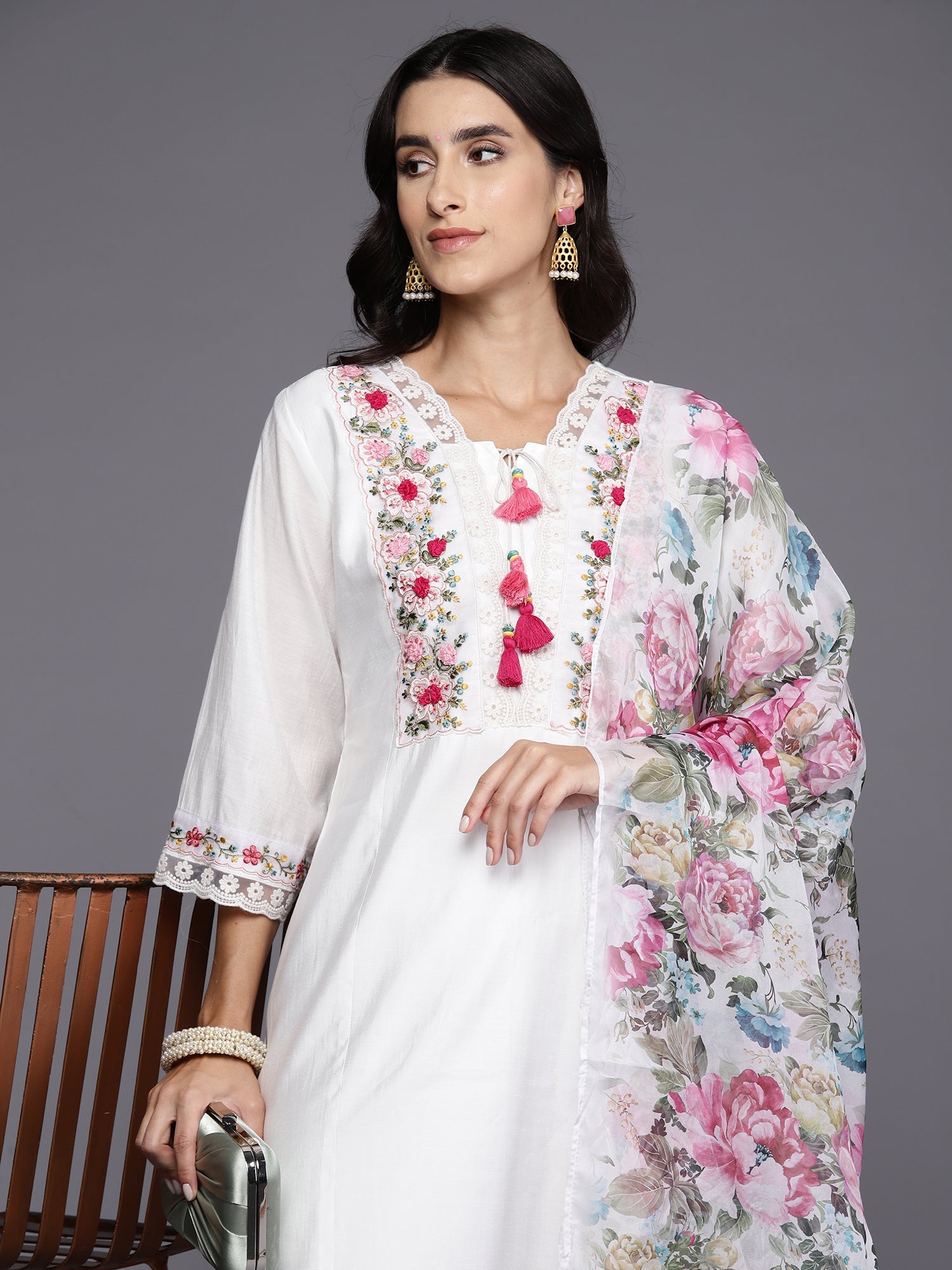 Women's White Silk Blend Kurta Set - Taantav