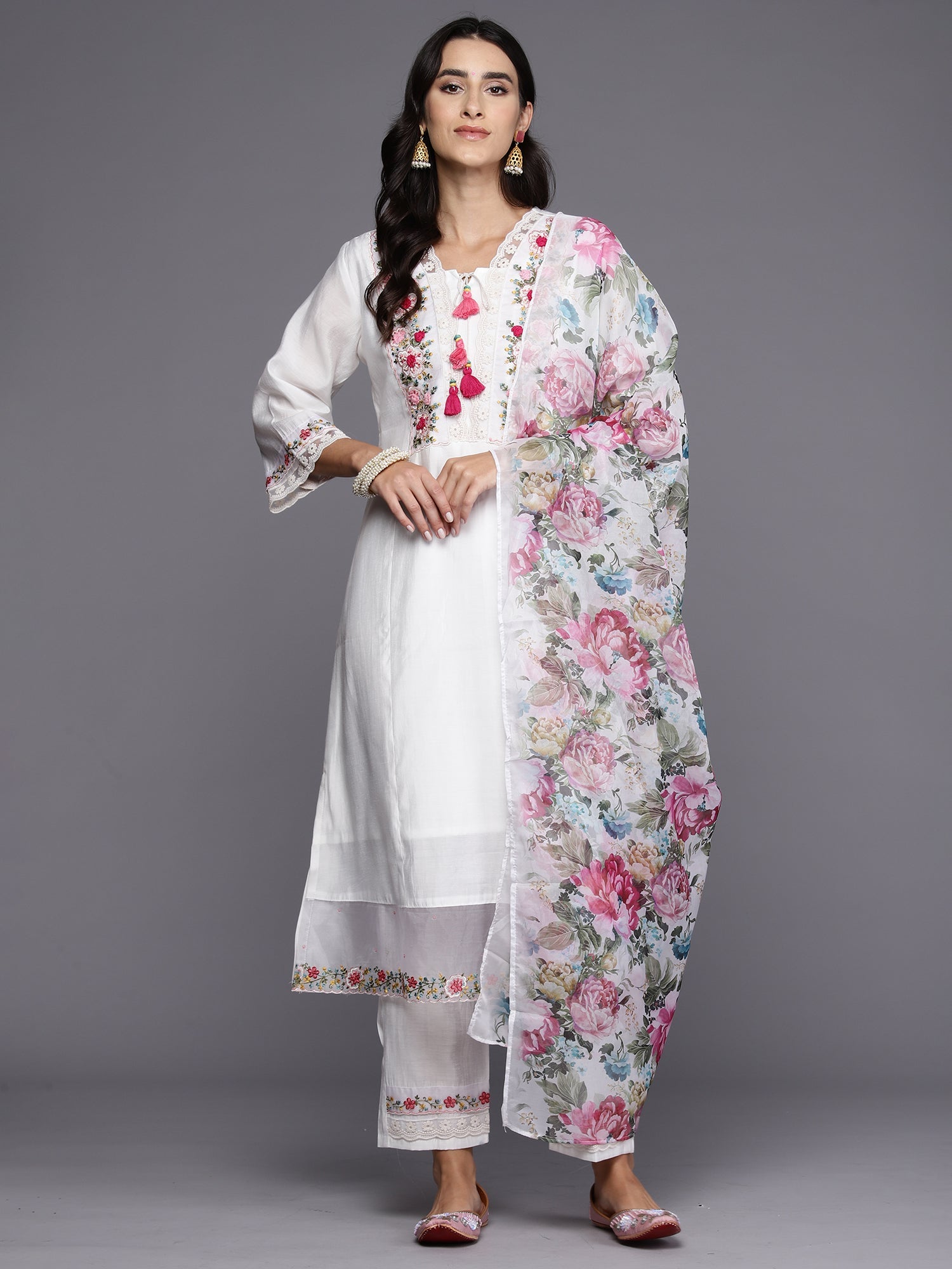 Women's White Silk Blend Kurta Set - Taantav