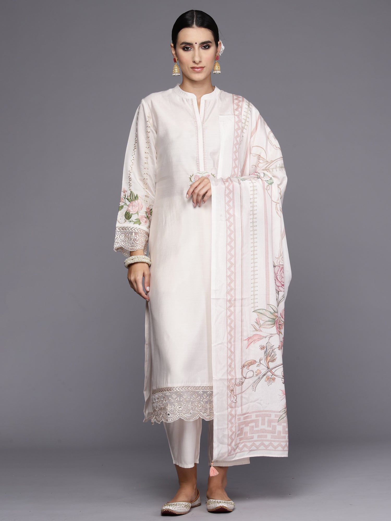 Women's White Silk Blend Kurta Set - Taantav