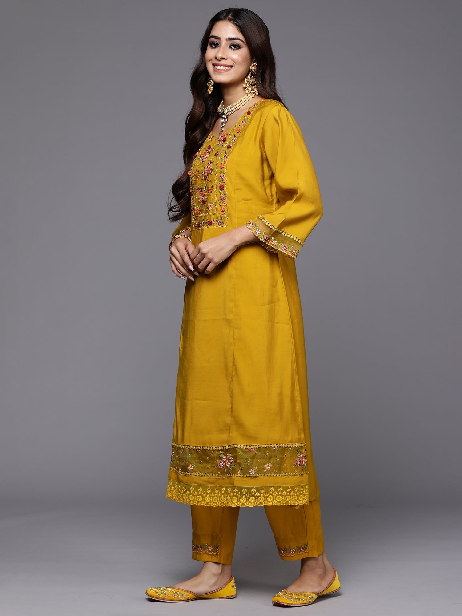 Women's Yellow Silk Blend Kurta Set - Taantav