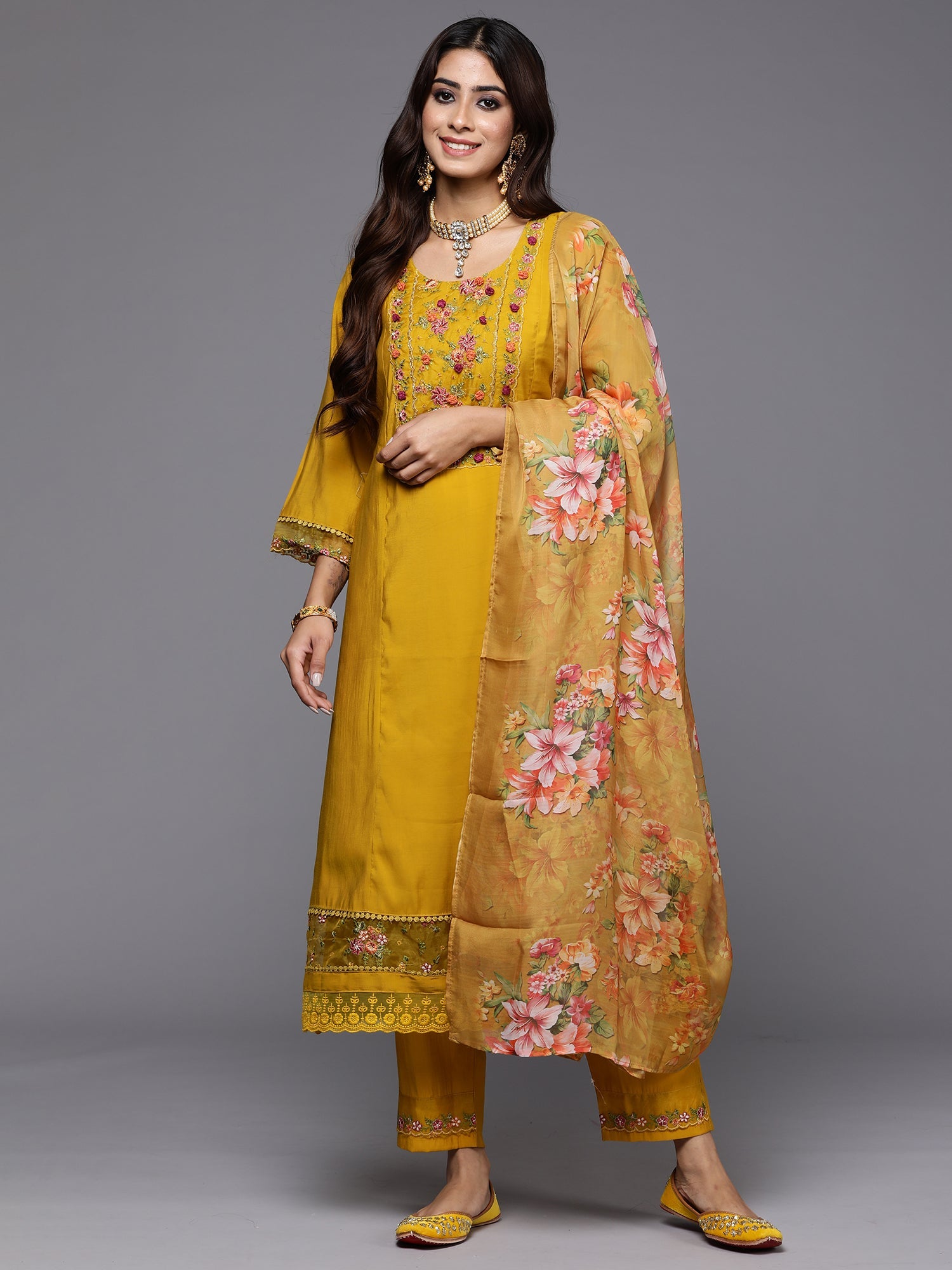 Women's Yellow Silk Blend Kurta Set - Taantav