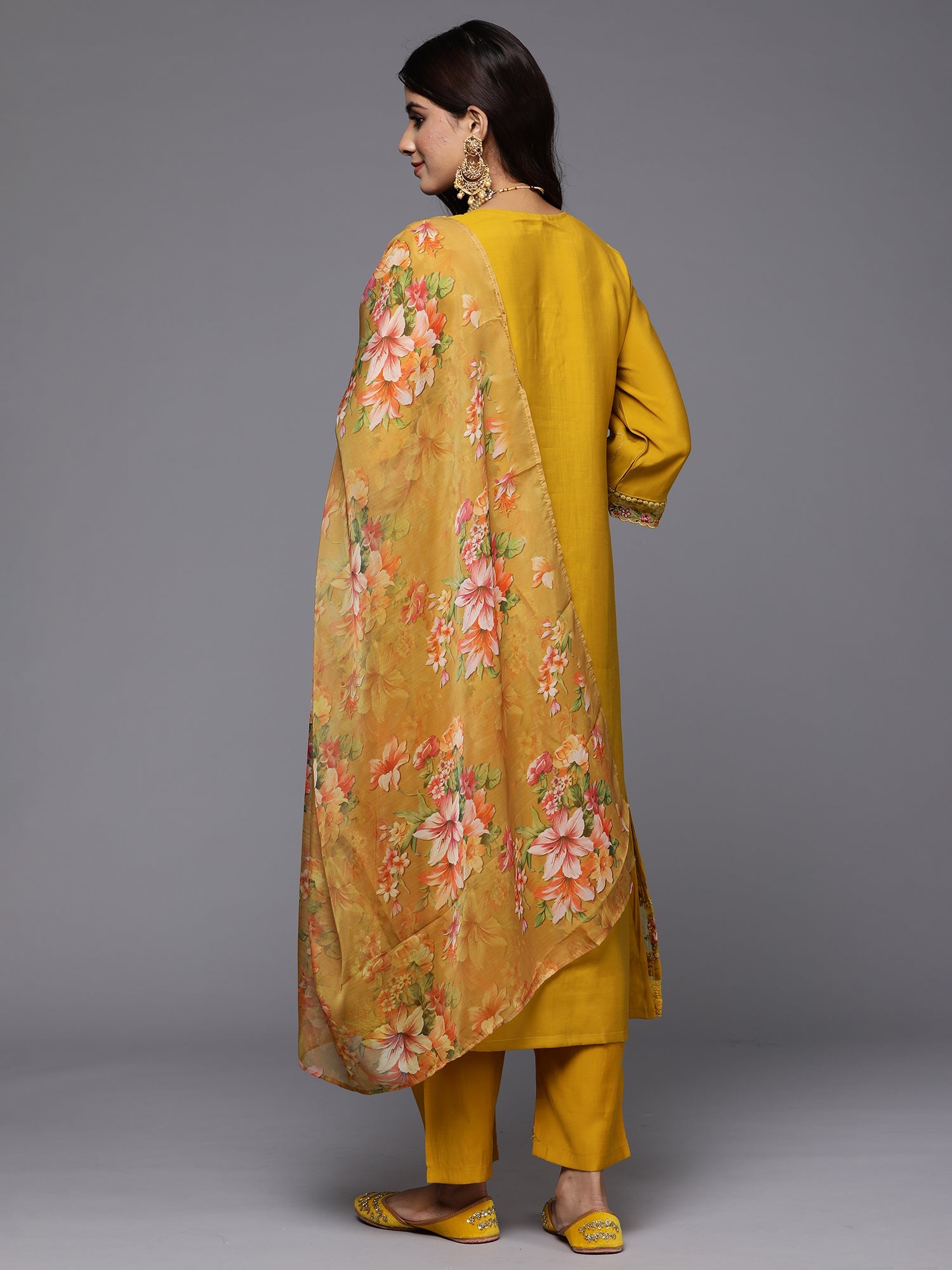 Women's Yellow Silk Blend Kurta Set - Taantav