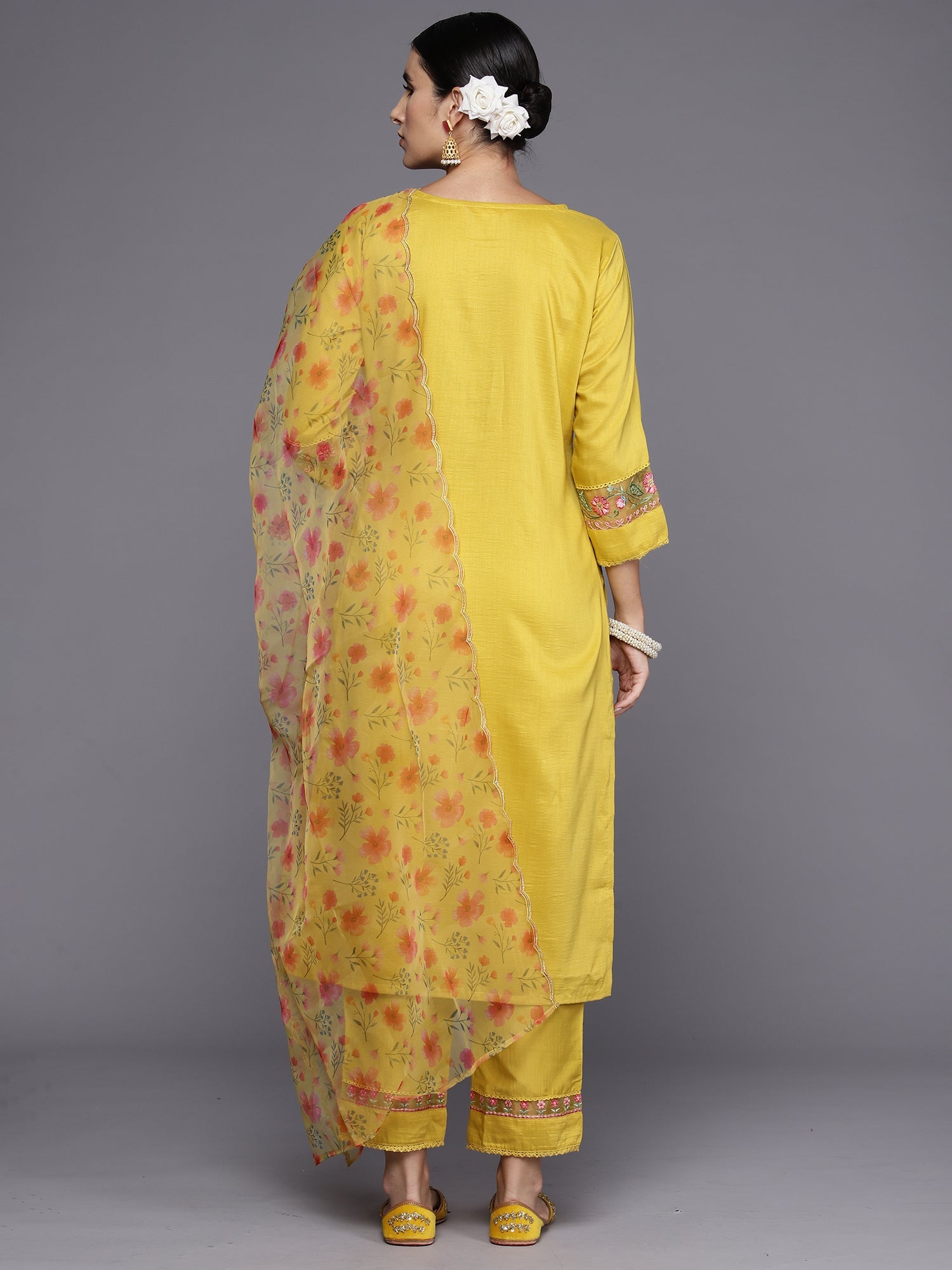 Women's Yellow Silk Blend Kurta Set - Taantav