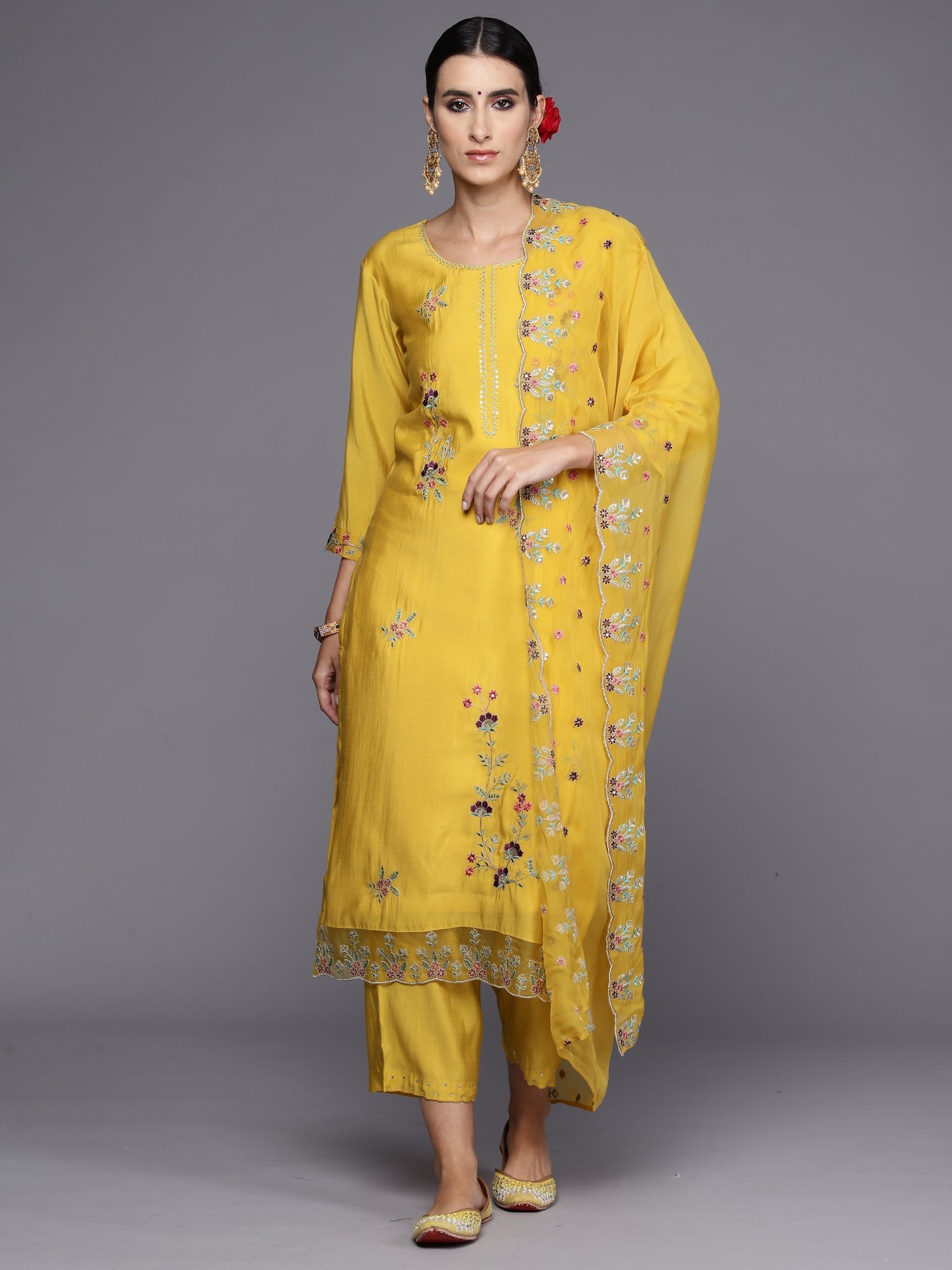 Women's Yellow Silk Blend Kurta Set - Taantav