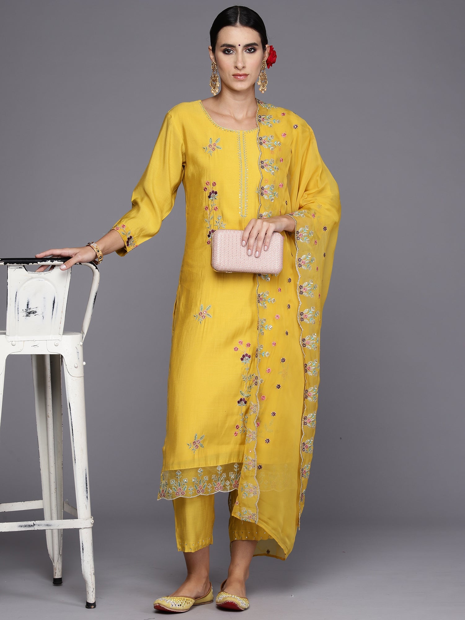 Women's Yellow Silk Blend Kurta Set - Taantav