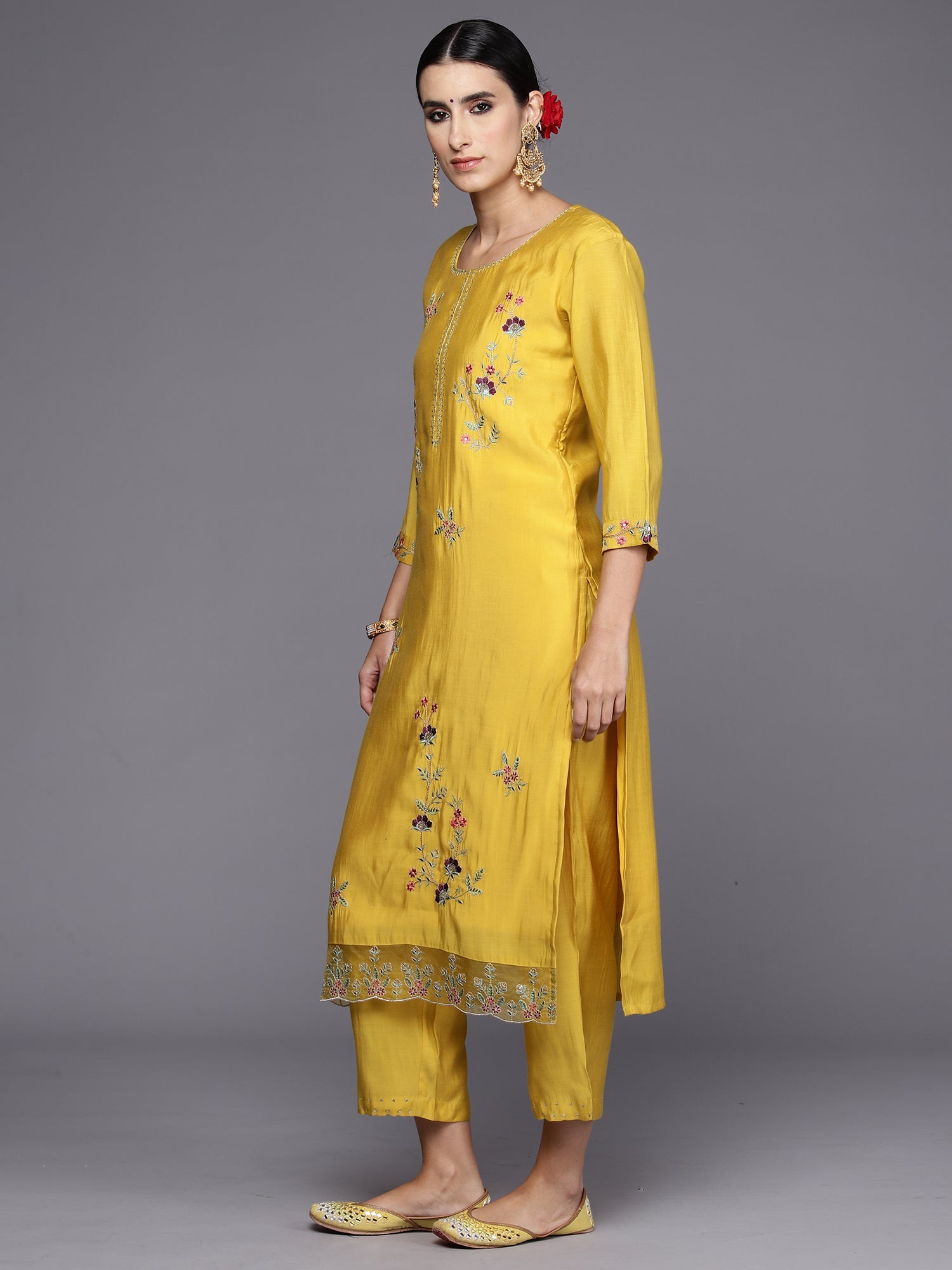 Women's Yellow Silk Blend Kurta Set - Taantav