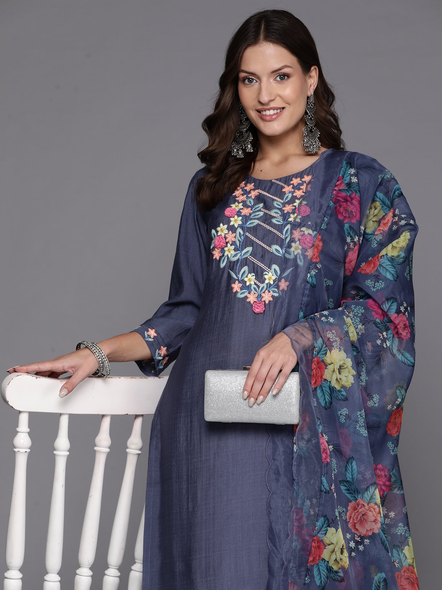 Women's Navy Blue Silk Blend Kurta Set - Taantav