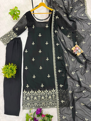 Color_Black
