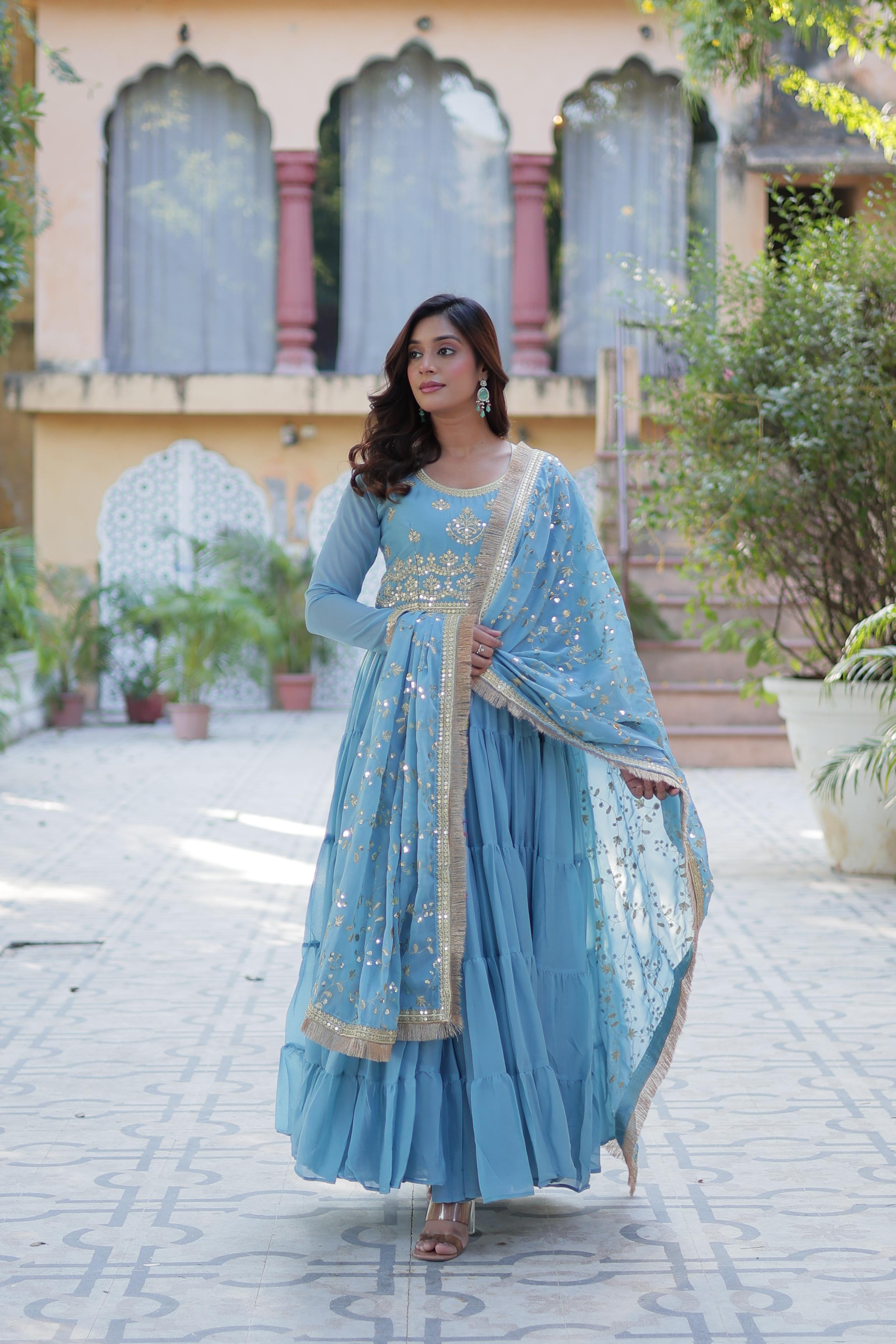 Women's Sky Colour Star Georgette Gown Set