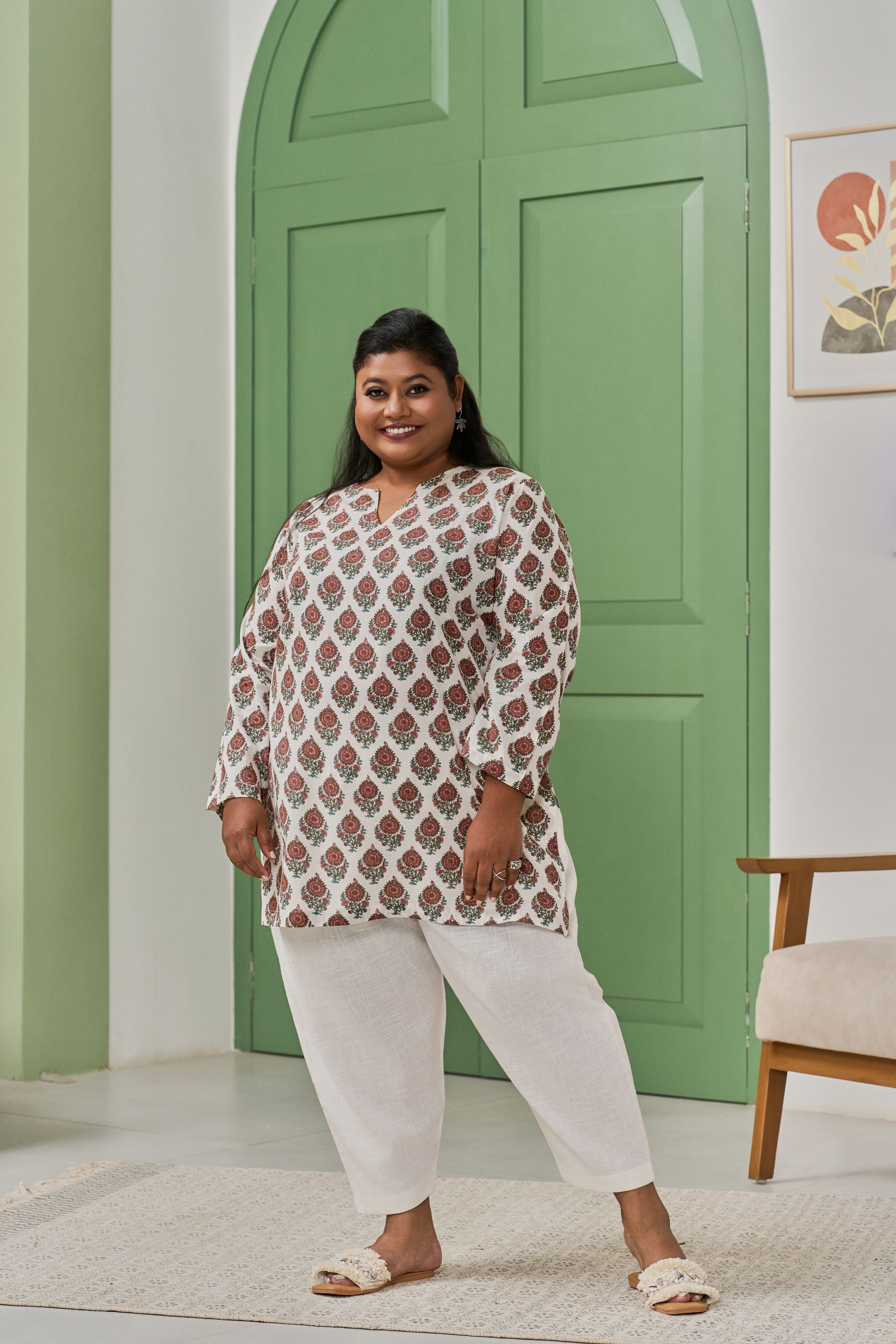 Women's Off-White Sanganeri Printed Short Kurta - Nangalia Ruchira