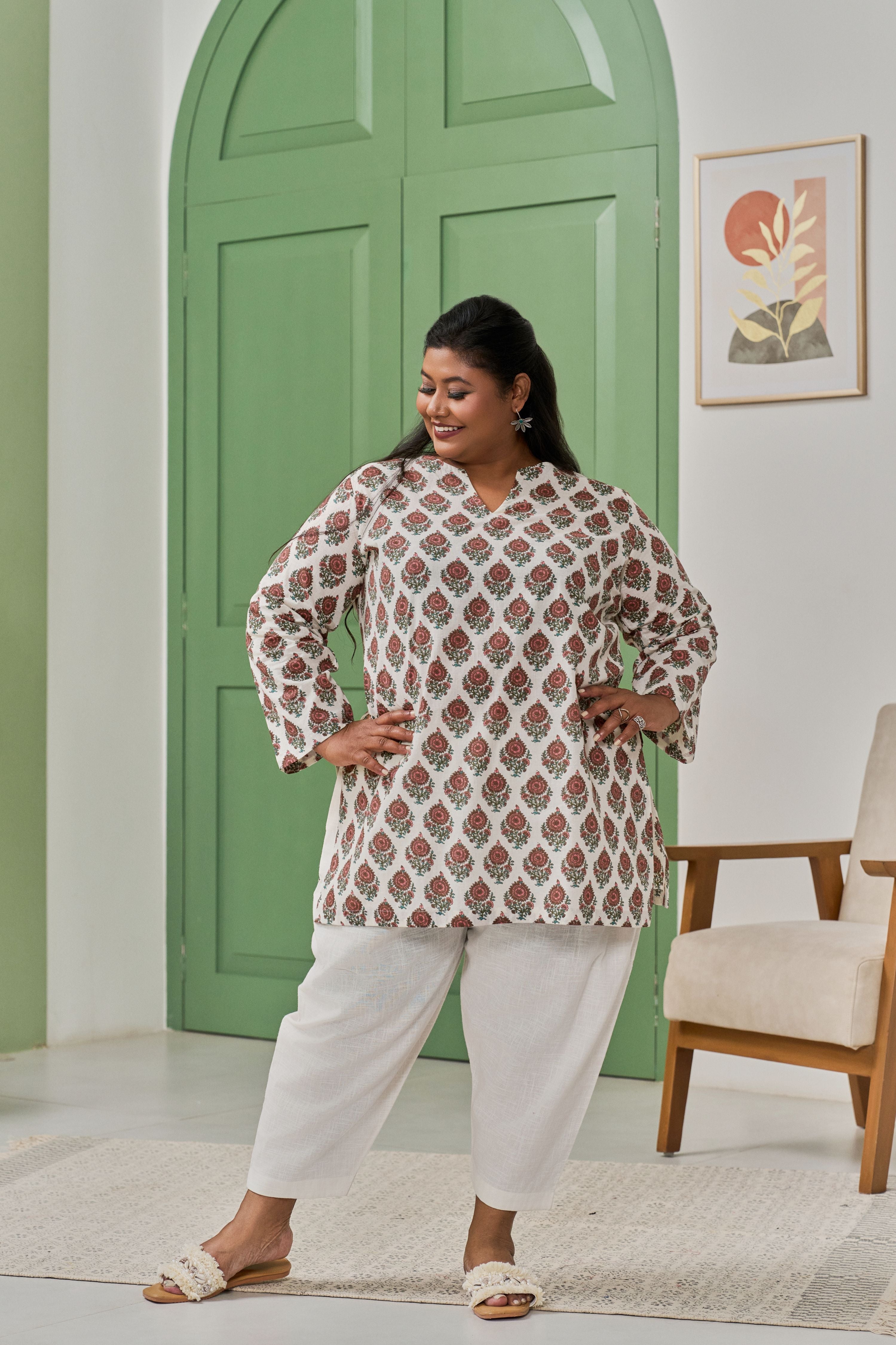 Women's Off-White Sanganeri Printed Short Kurta - Nangalia Ruchira