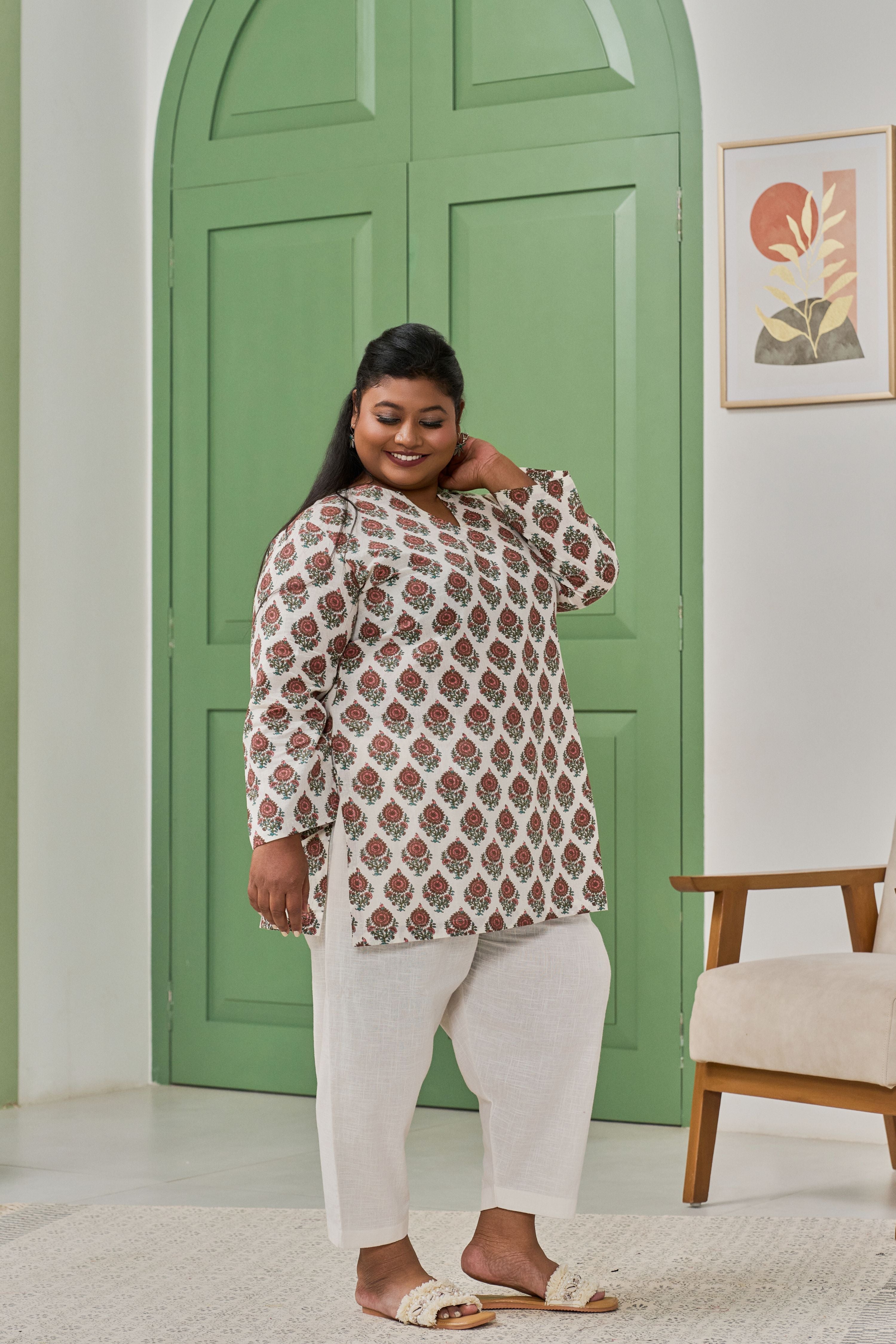 Women's Off-White Sanganeri Printed Short Kurta - Nangalia Ruchira