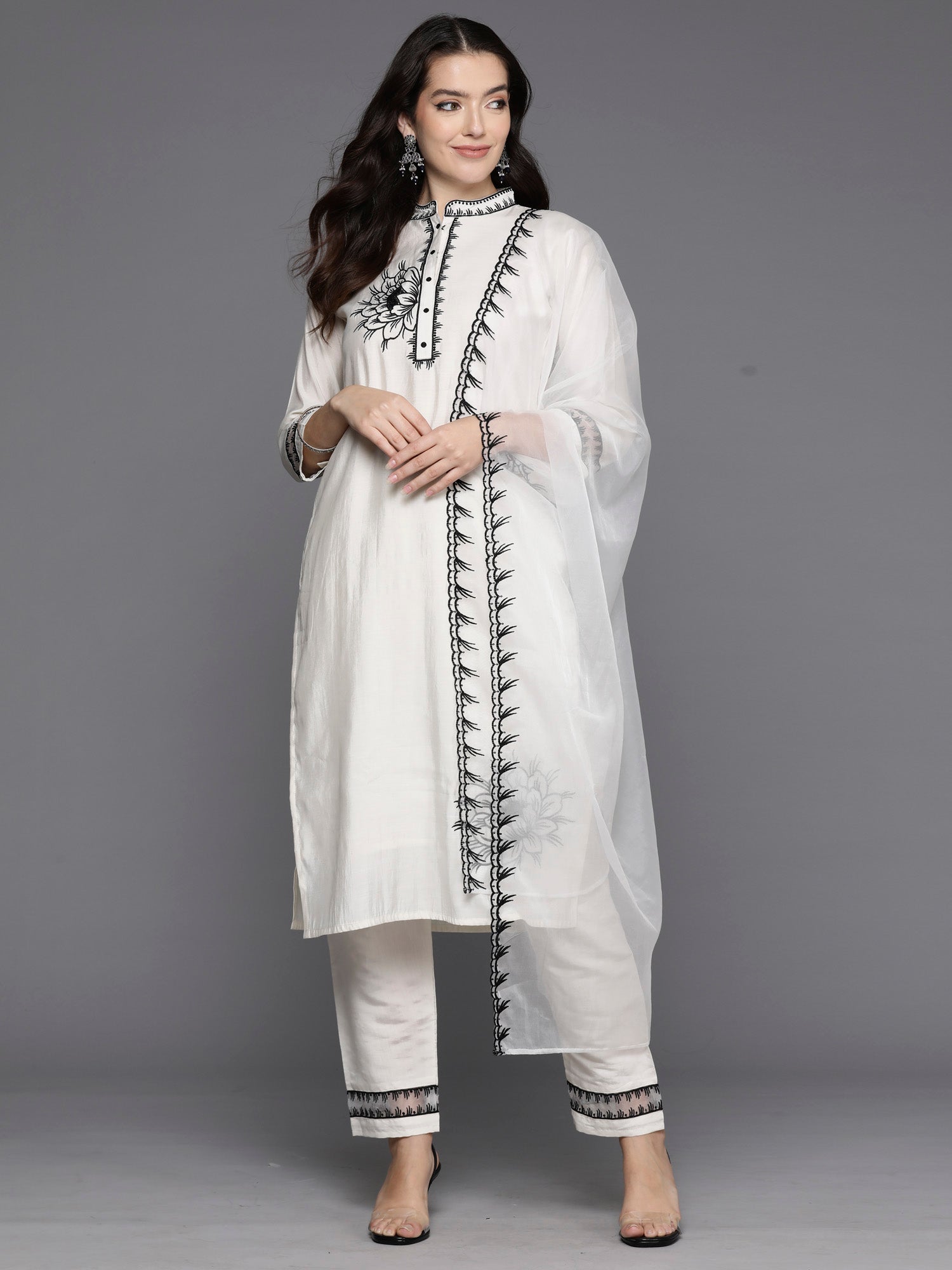 Women's Cream Silk Blend Kurta Set - Taantav