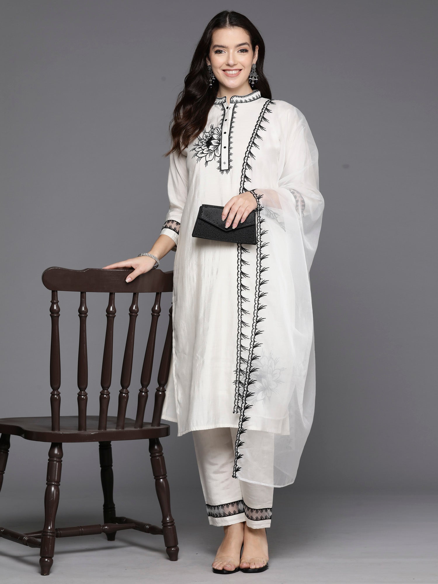 Women's Cream Silk Blend Kurta Set - Taantav