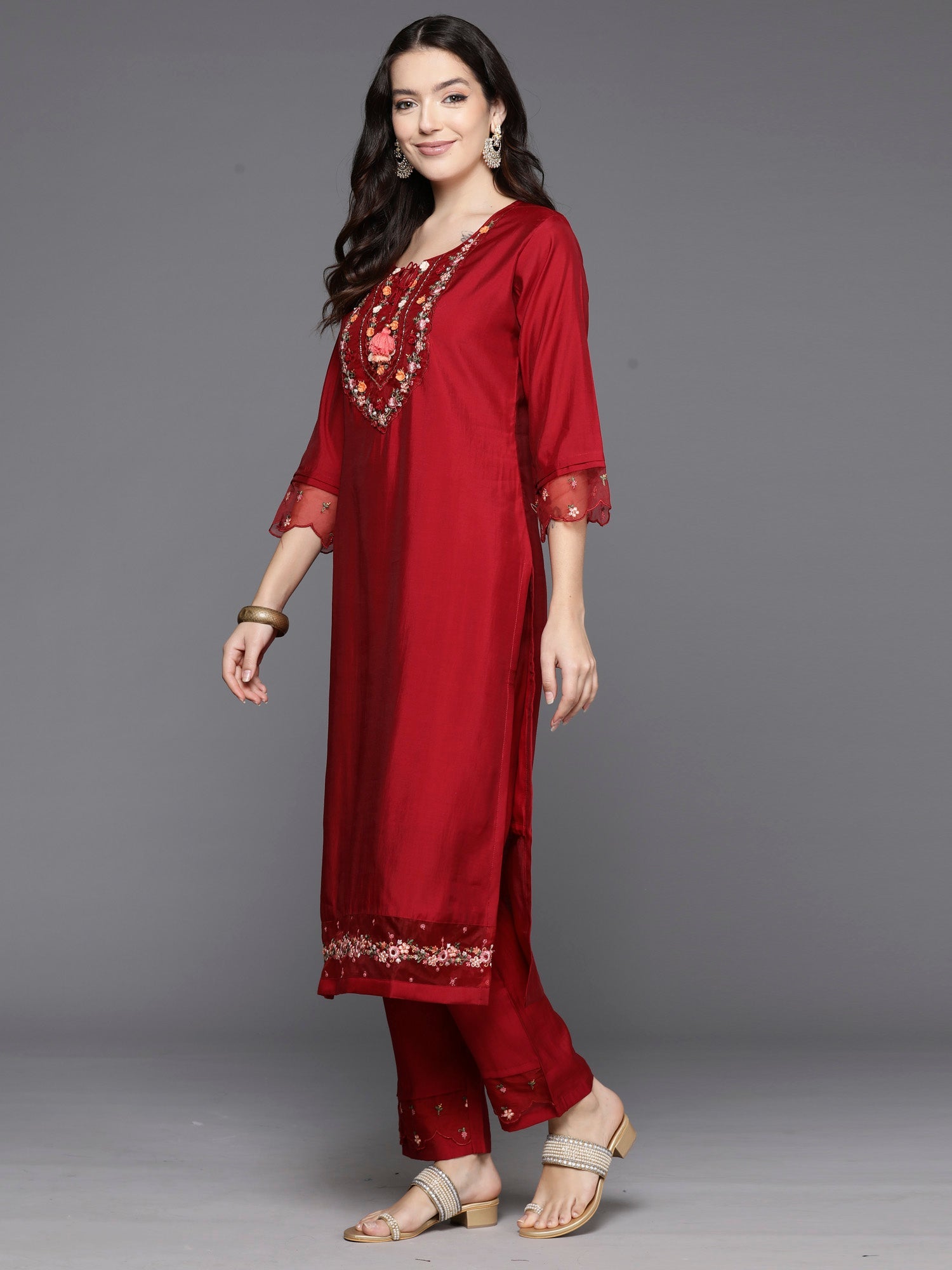 Women's Red Silk Blend Kurta Set - Taantav