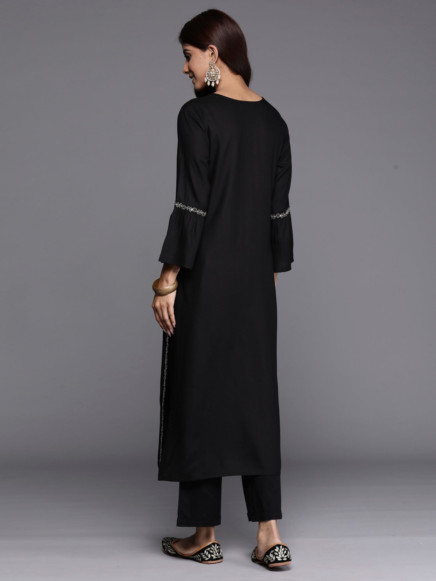 Women's Black Viscose Rayon Kurta - Taantav