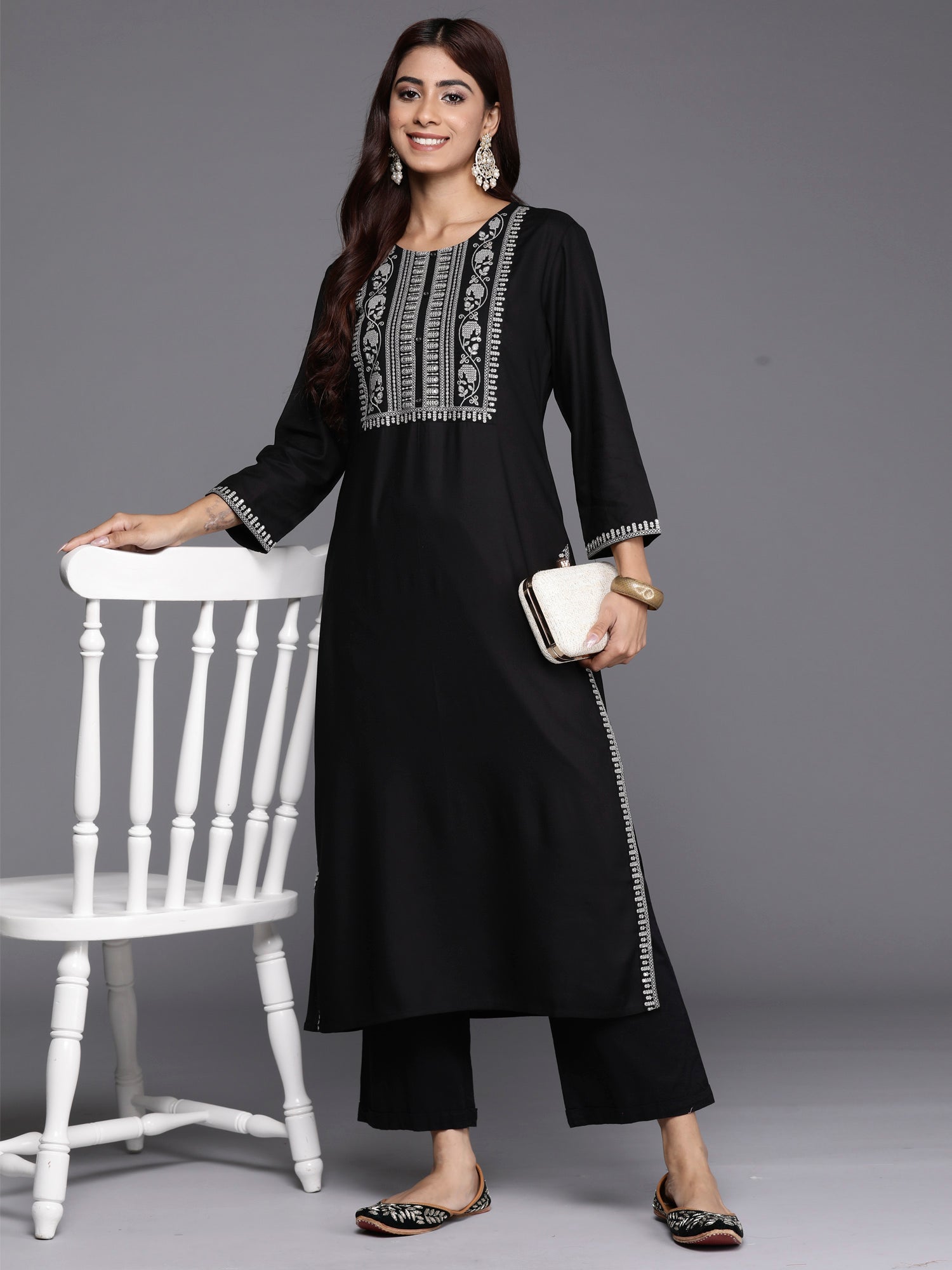 Women's Black Viscose Rayon Kurta - Taantav