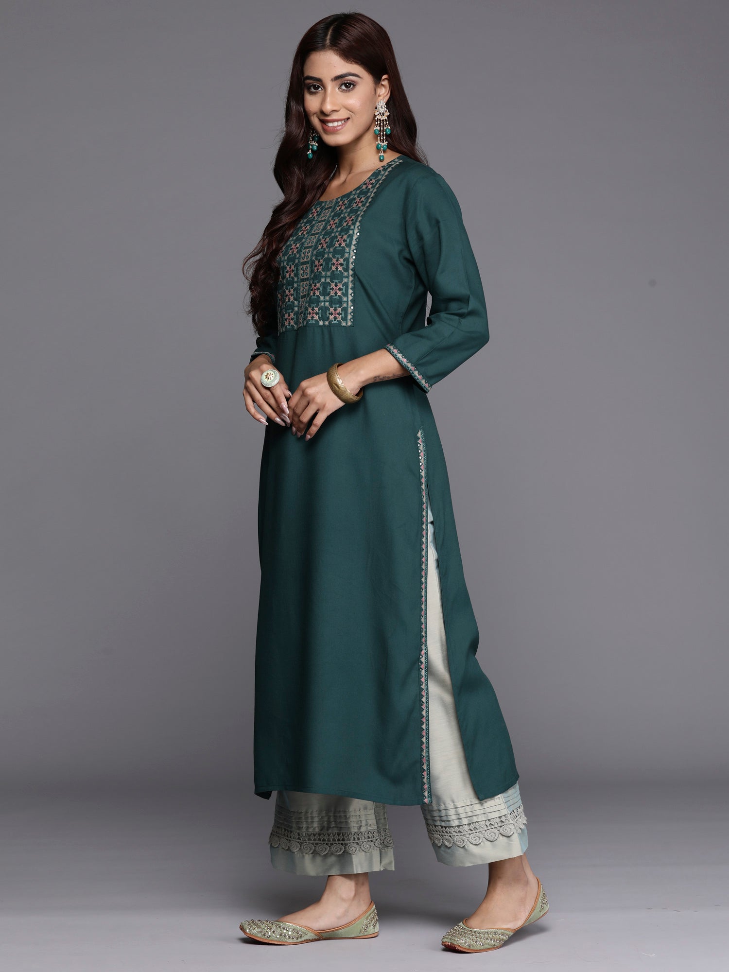 Women's Green Viscose Rayon Kurta - Taantav