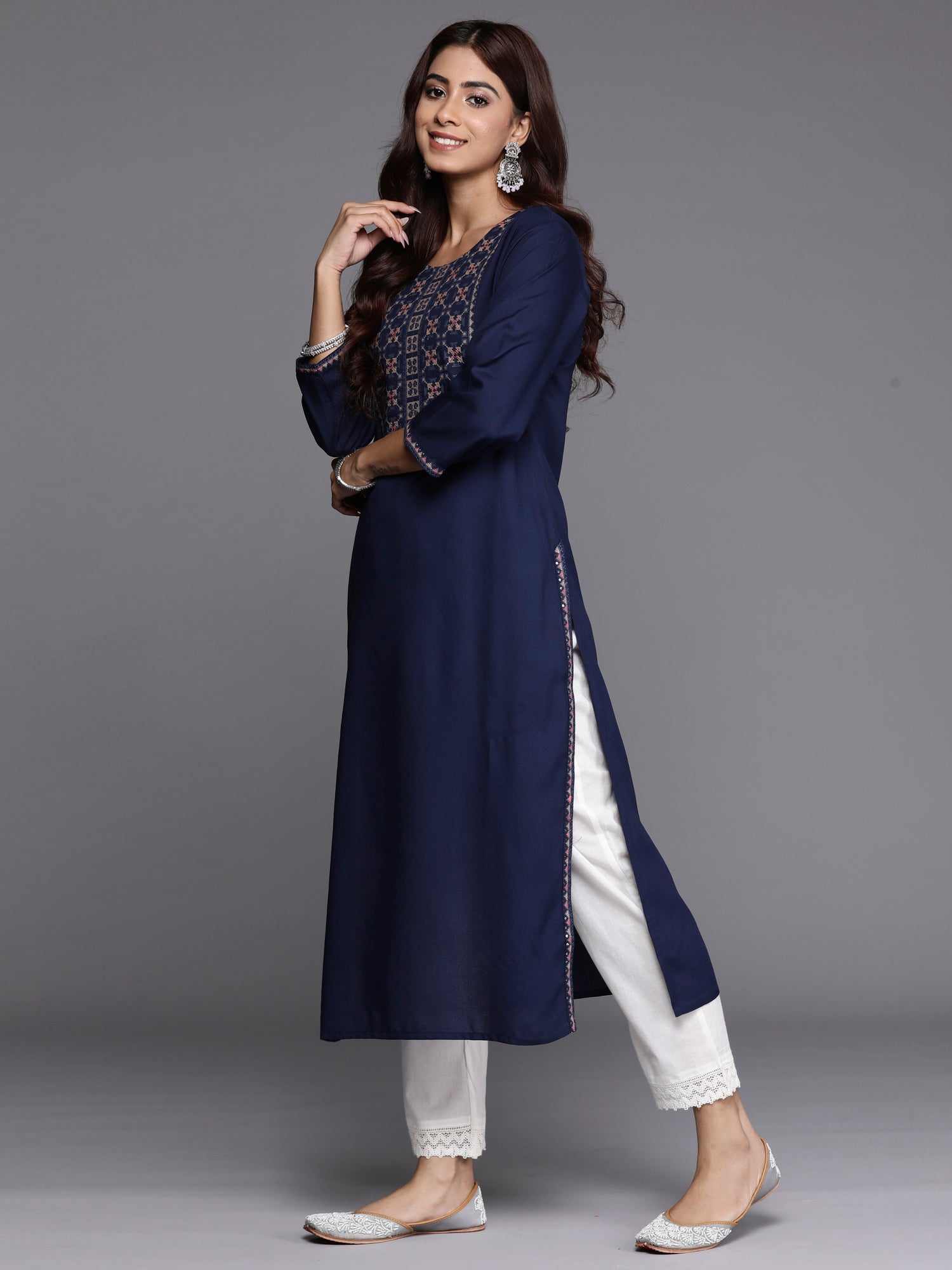 Women's Navy Blue Viscose Rayon Kurta - Taantav