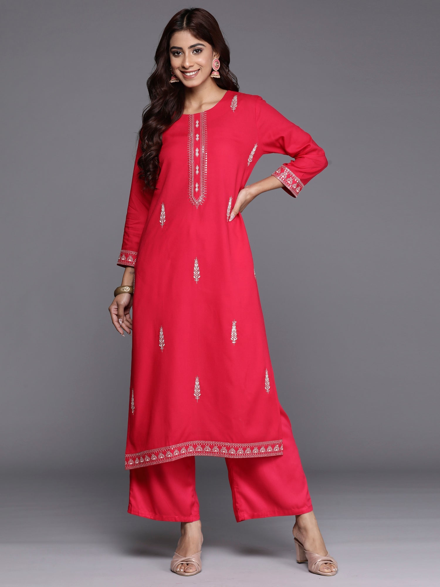 Women's Magenta Viscose Rayon Kurta - Taantav