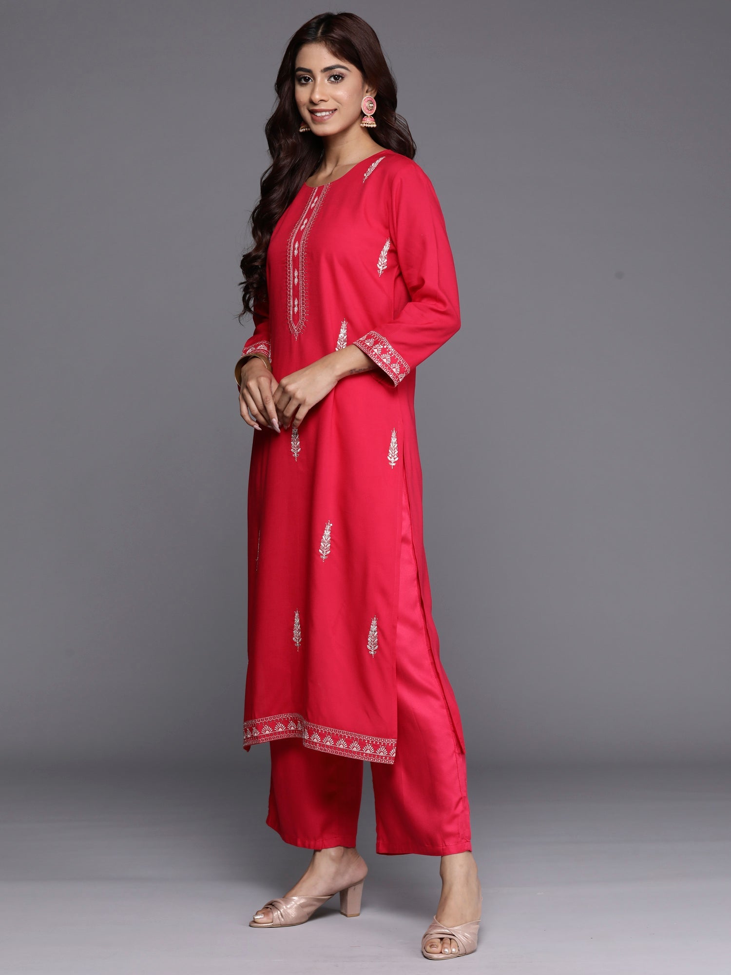 Women's Magenta Viscose Rayon Kurta - Taantav