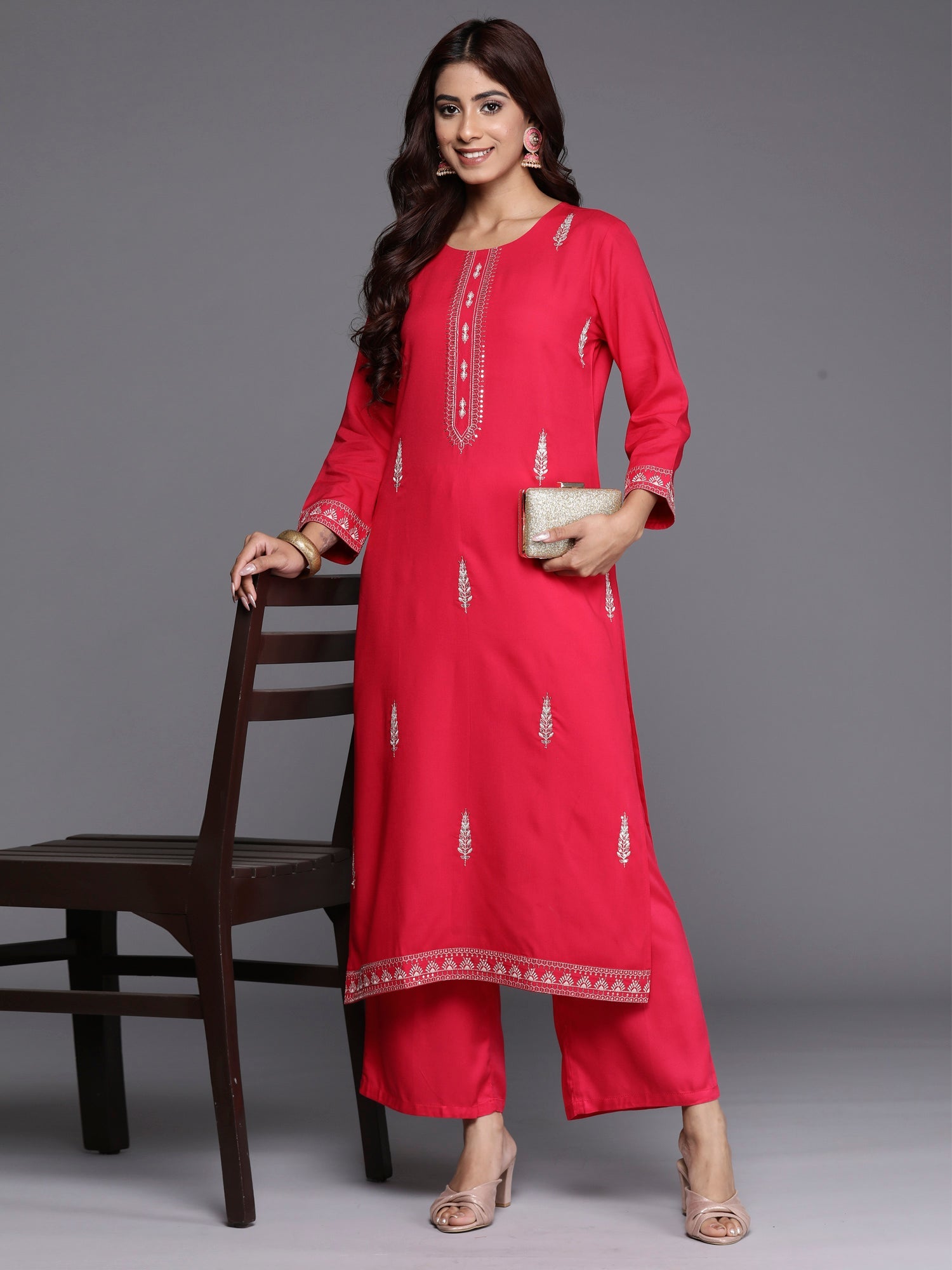 Women's Magenta Viscose Rayon Kurta - Taantav